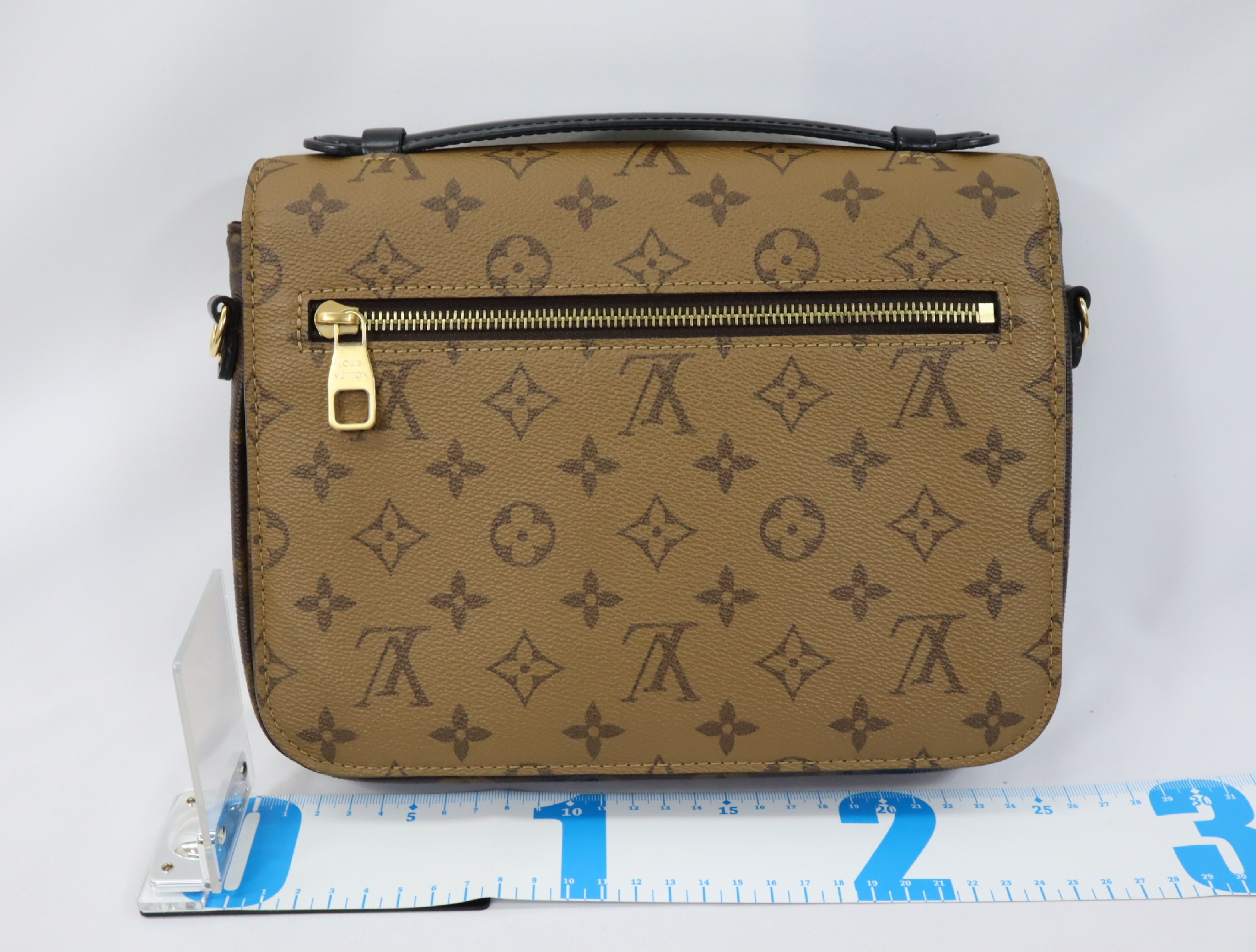 Monogram Reverse Pochette Metis MM M44876 Shoulder Bag (RFID detected) — view 2