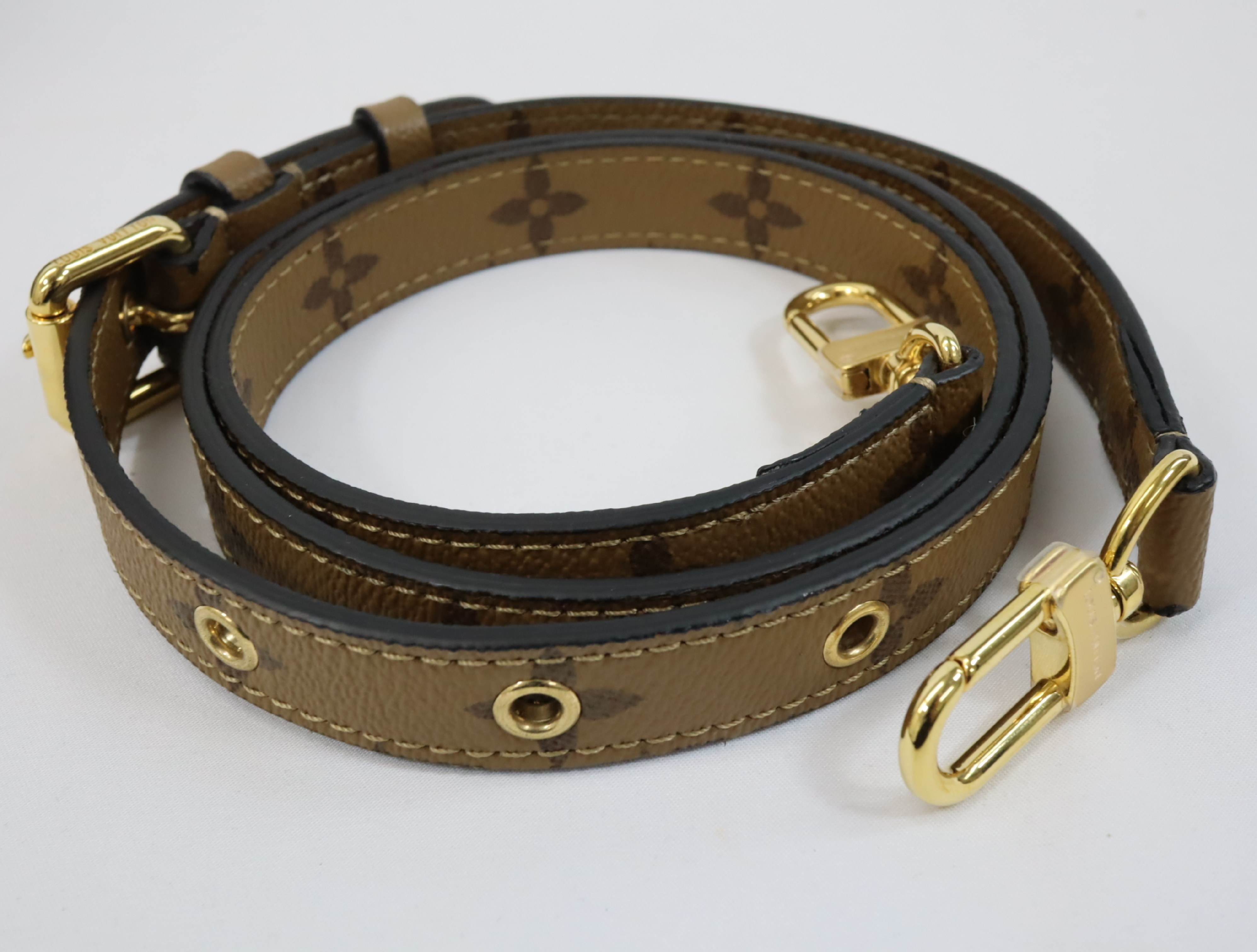 Monogram Reverse Pochette Metis MM M44876 Shoulder Bag (RFID detected) — view 11