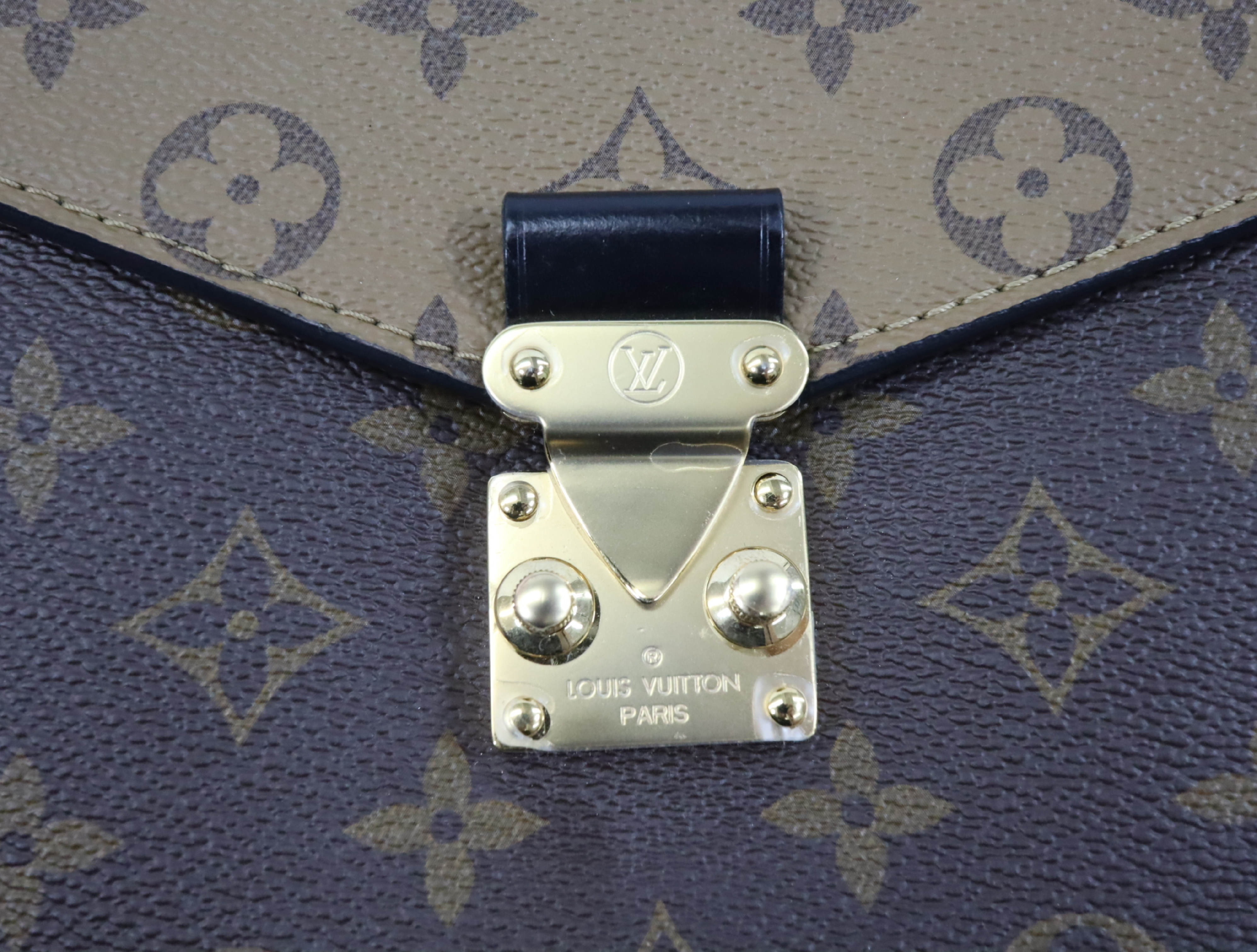 Monogram Reverse Pochette Metis MM M44876 Shoulder Bag (RFID detected) — view 12