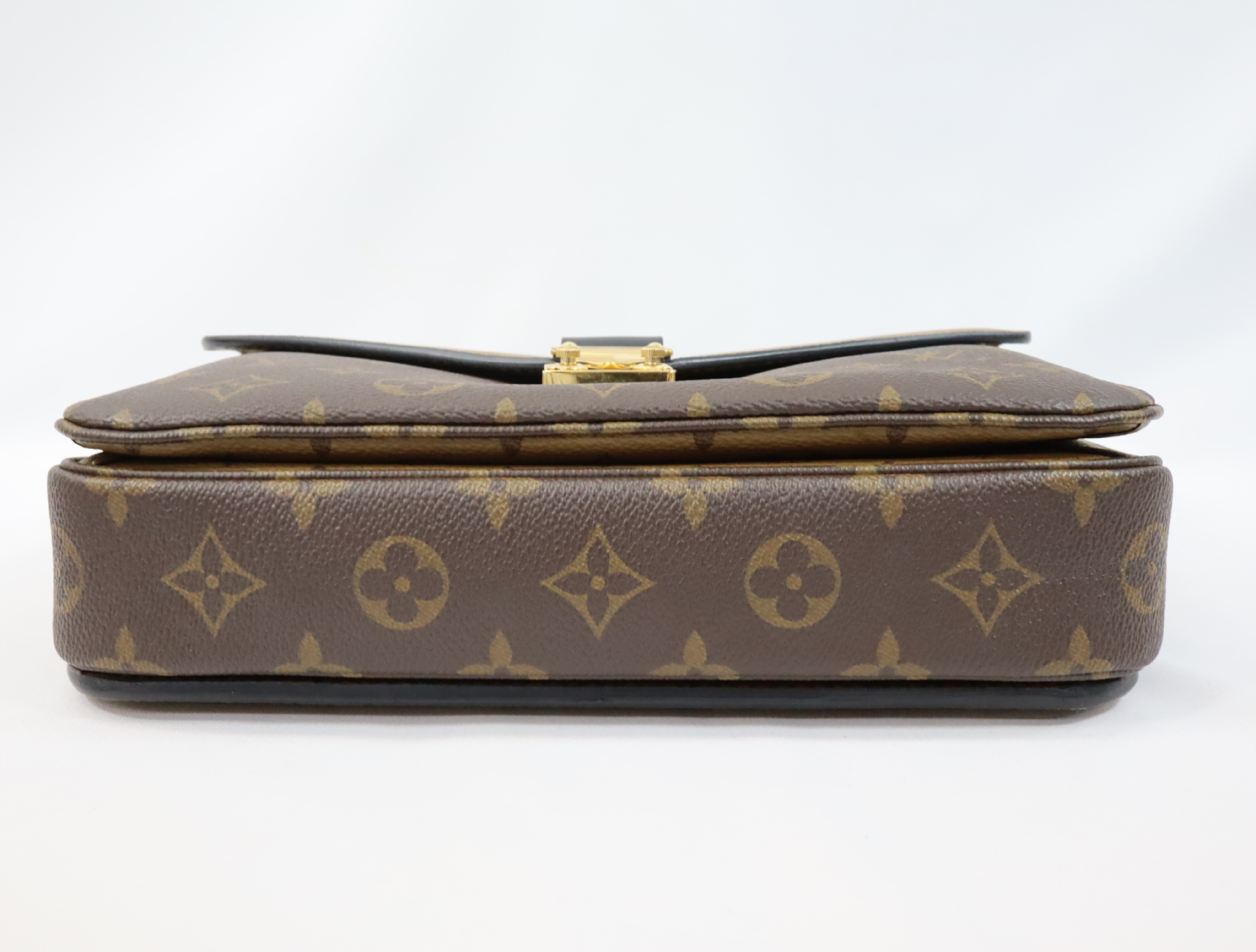 Monogram Reverse Pochette Metis MM M44876 Shoulder Bag (RFID detected) — view 5