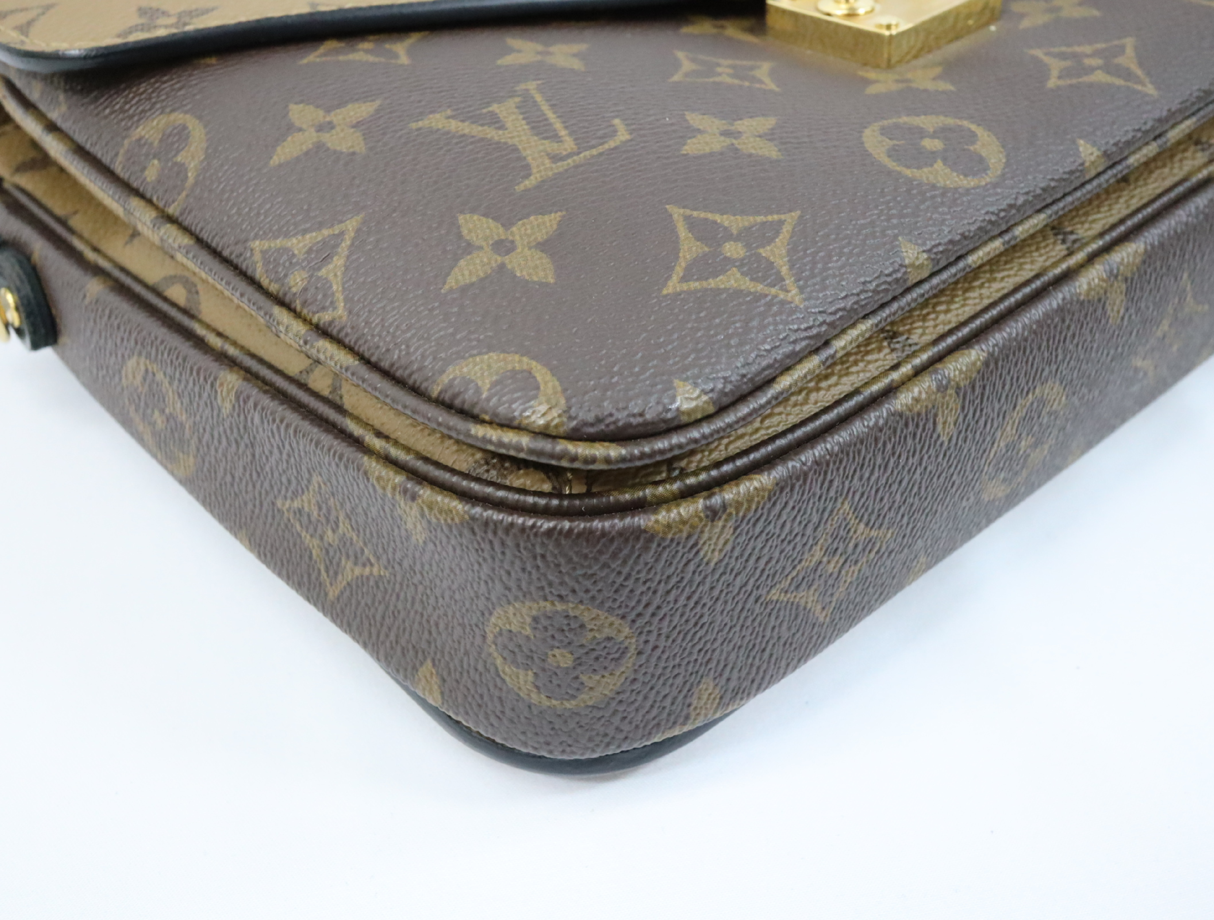 Monogram Reverse Pochette Metis MM M44876 Shoulder Bag (RFID detected) — view 7