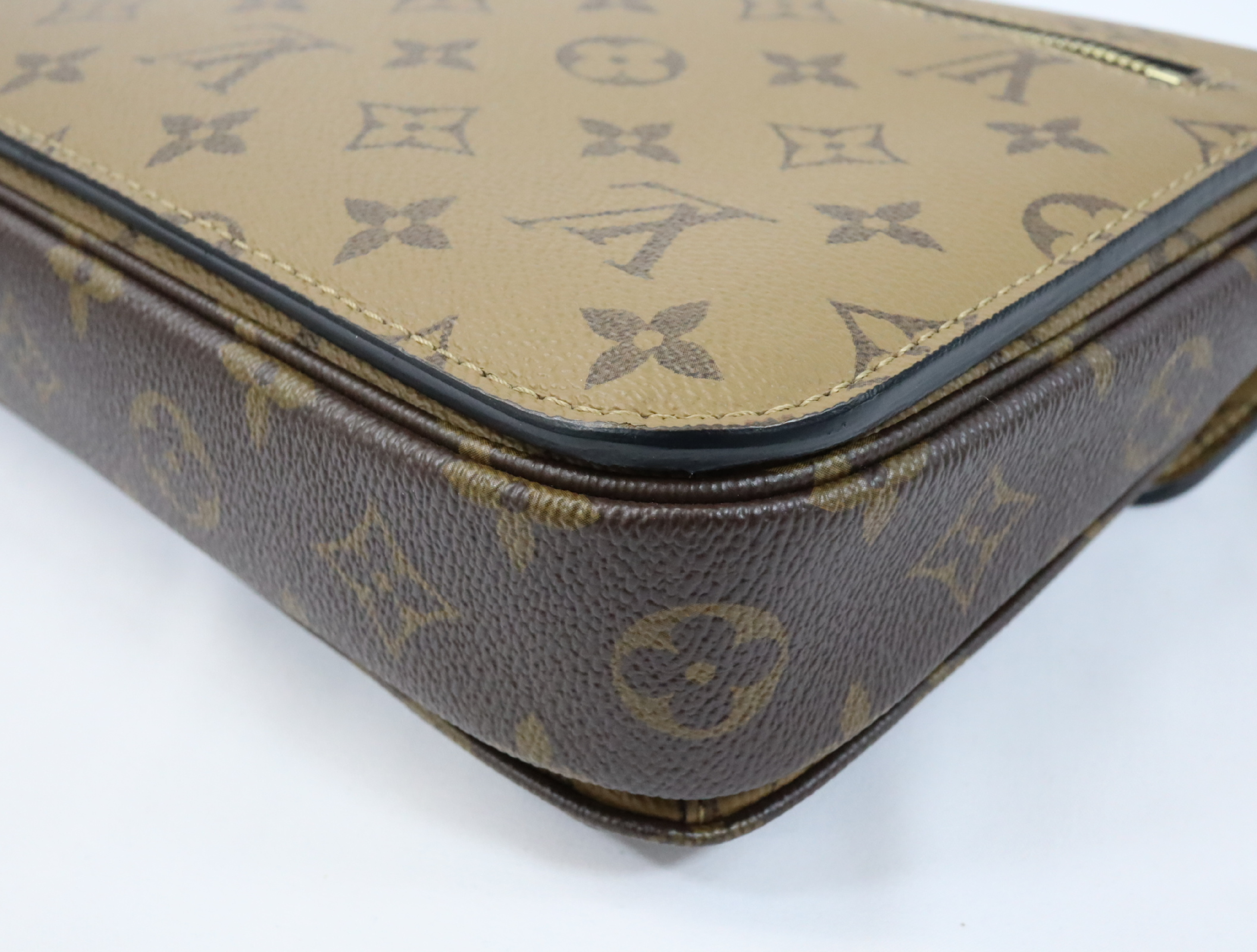 Monogram Reverse Pochette Metis MM M44876 Shoulder Bag (RFID detected) — view 8