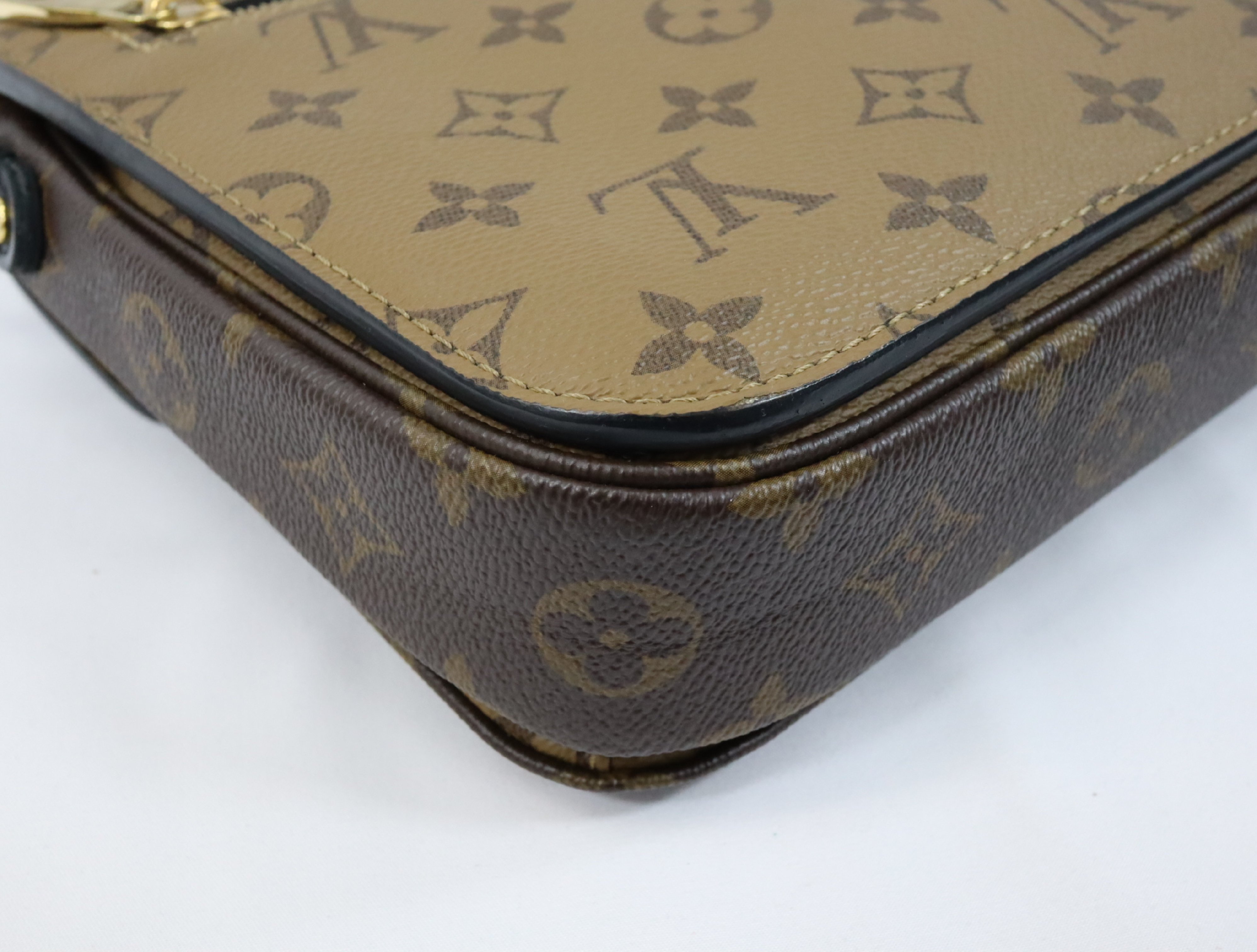 Monogram Reverse Pochette Metis MM M44876 Shoulder Bag (RFID detected) — view 9