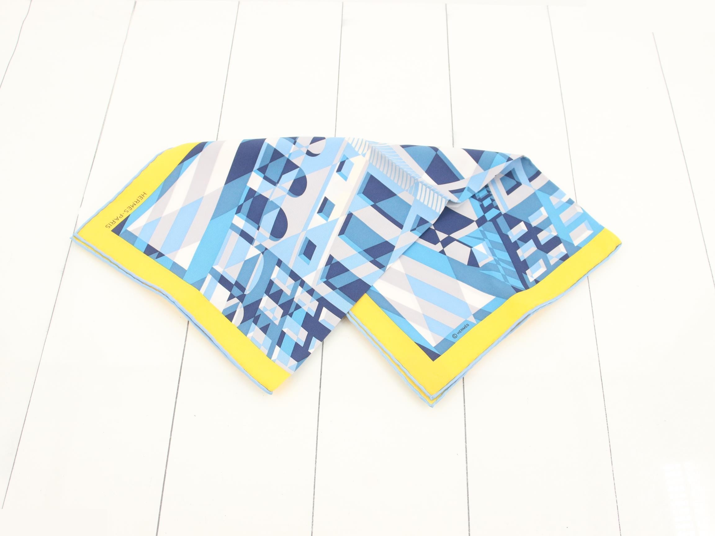 Carre scarf, with storage box. — view 2