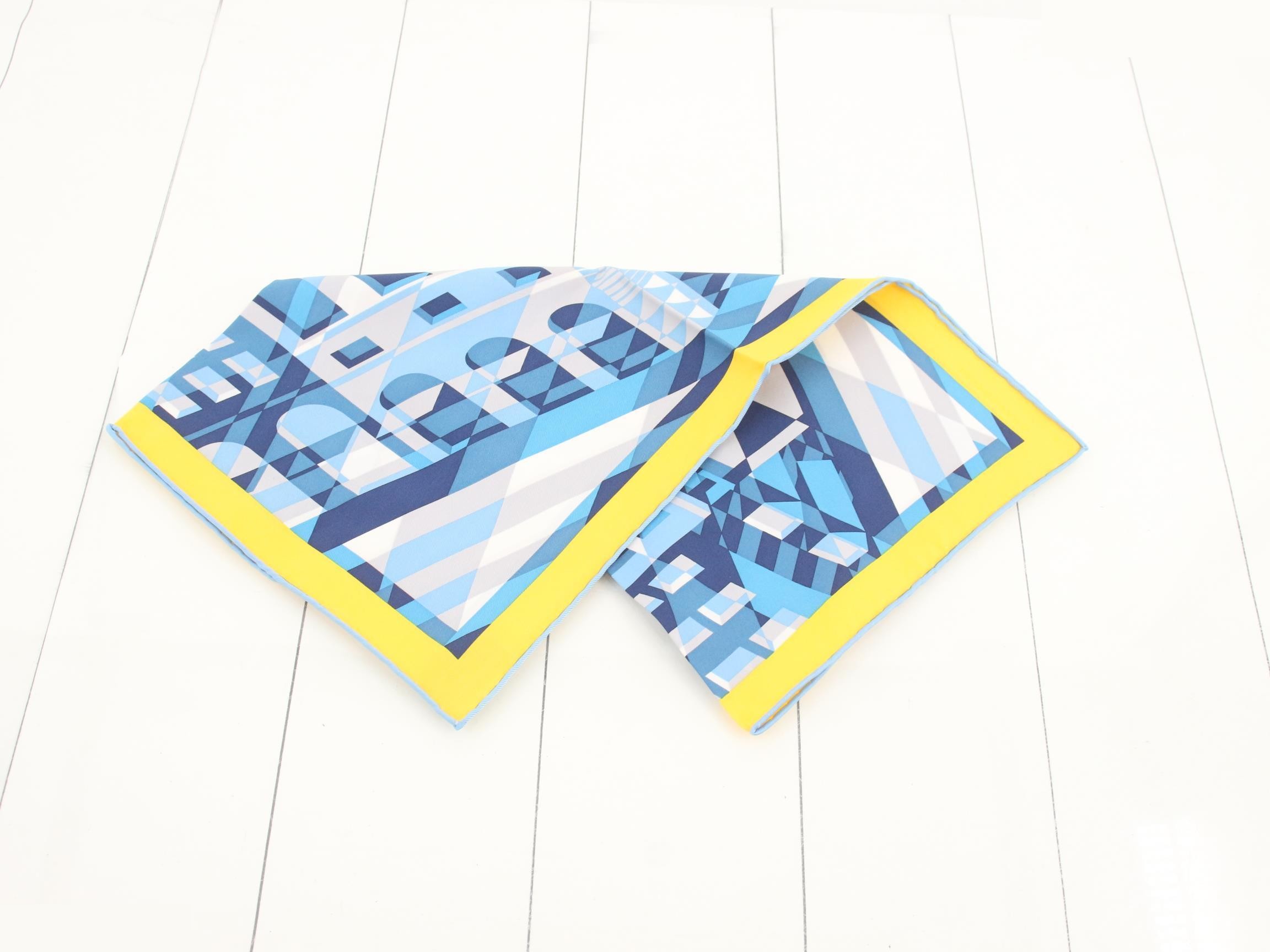 Carre scarf, with storage box. — view 3