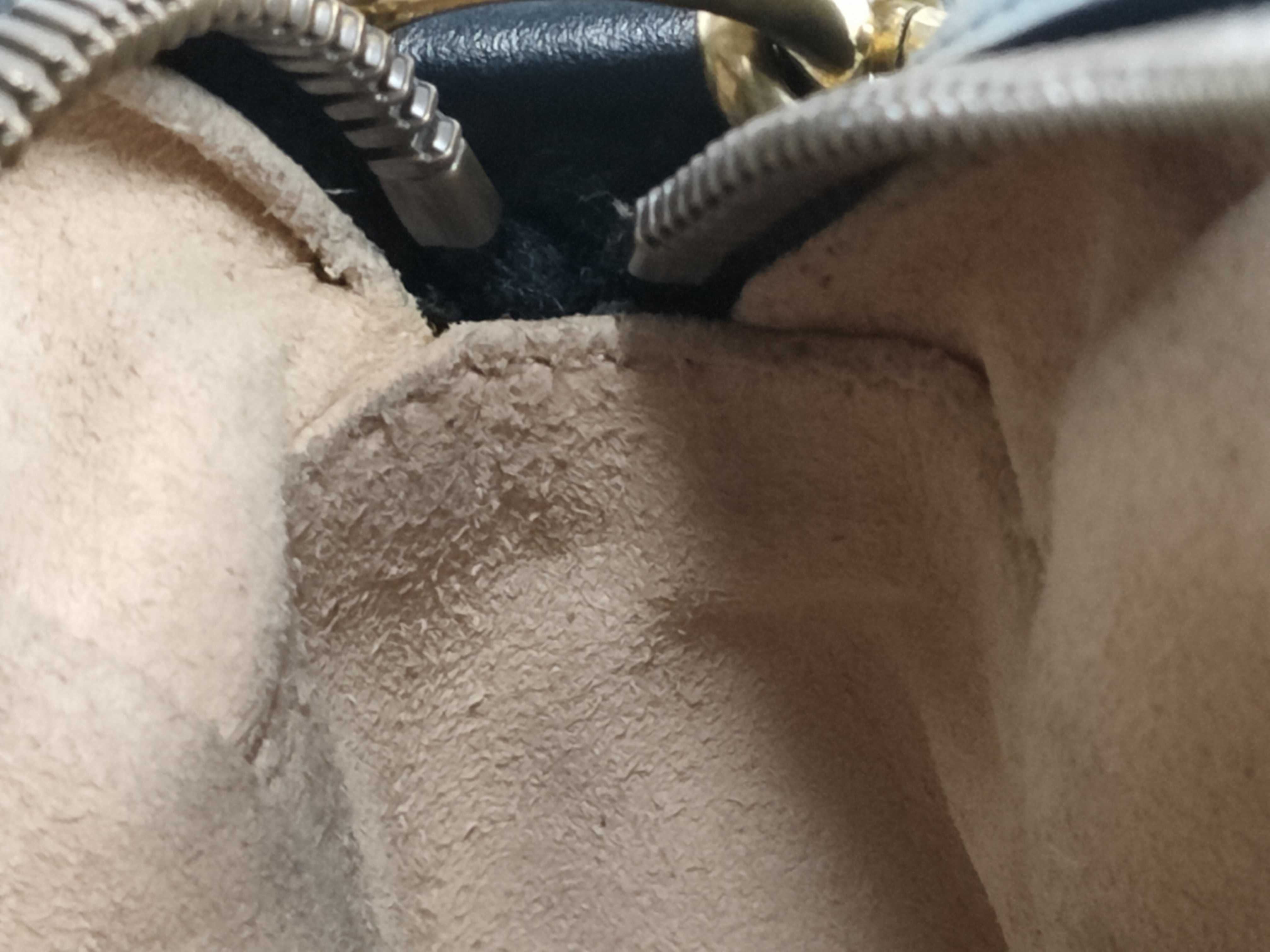 GG Marmont Shoulder Bag — view 9