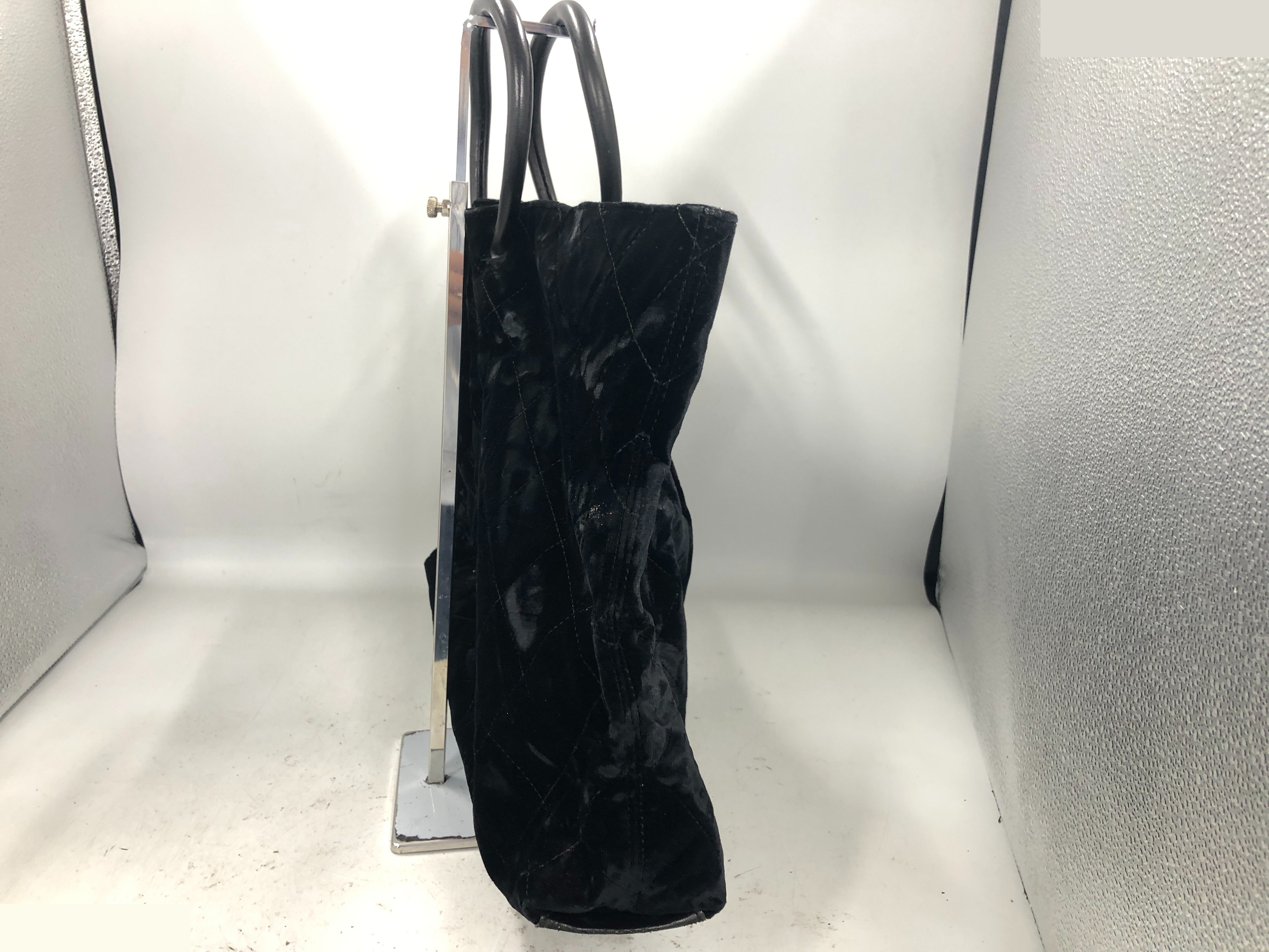 Matelassé Tote Bag with Seal, 6907139, Velour/Leather, Black — view 4