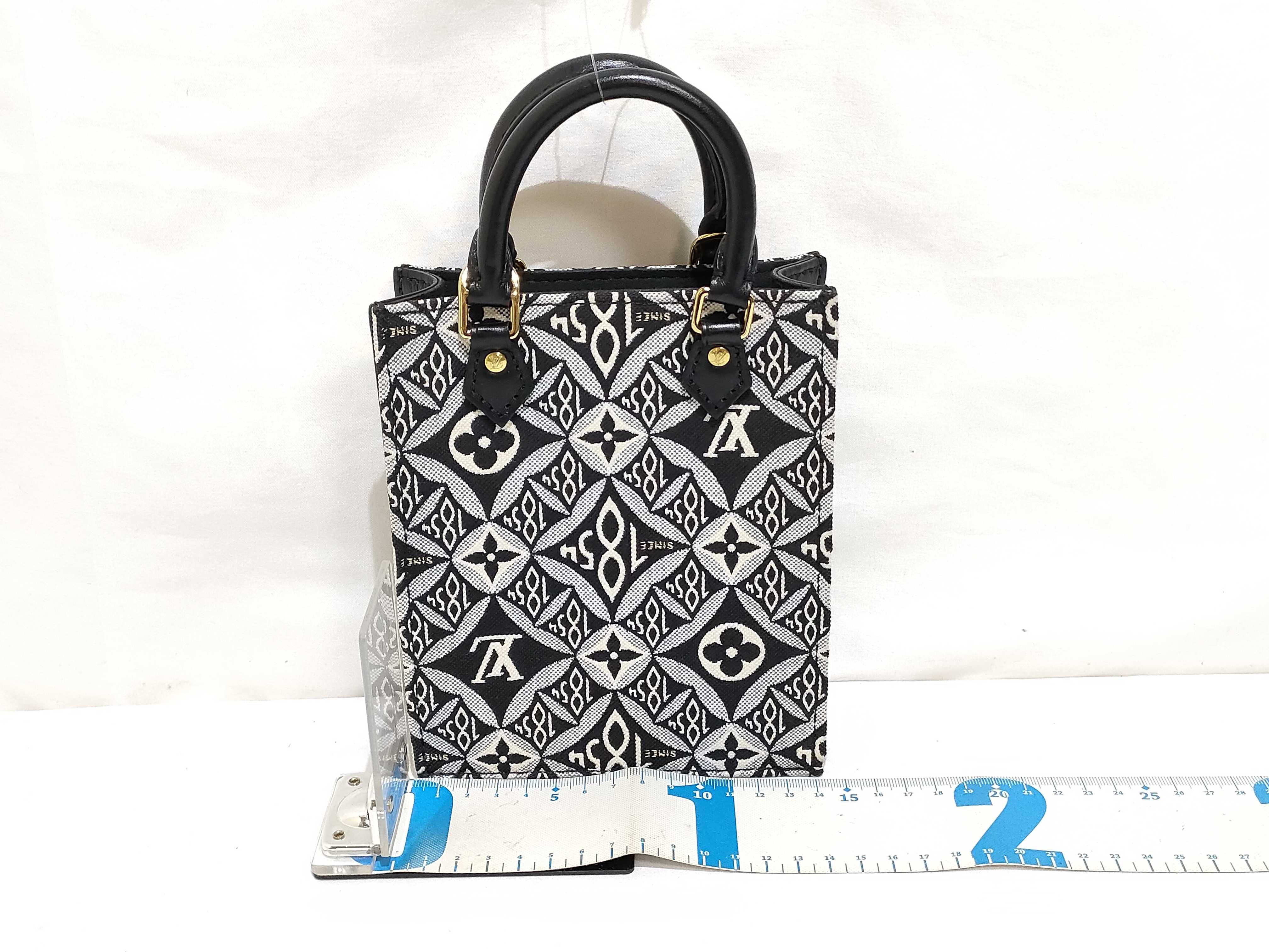 Petite Sac Plat 1854 2-way Tote Bag Handbag — view 2