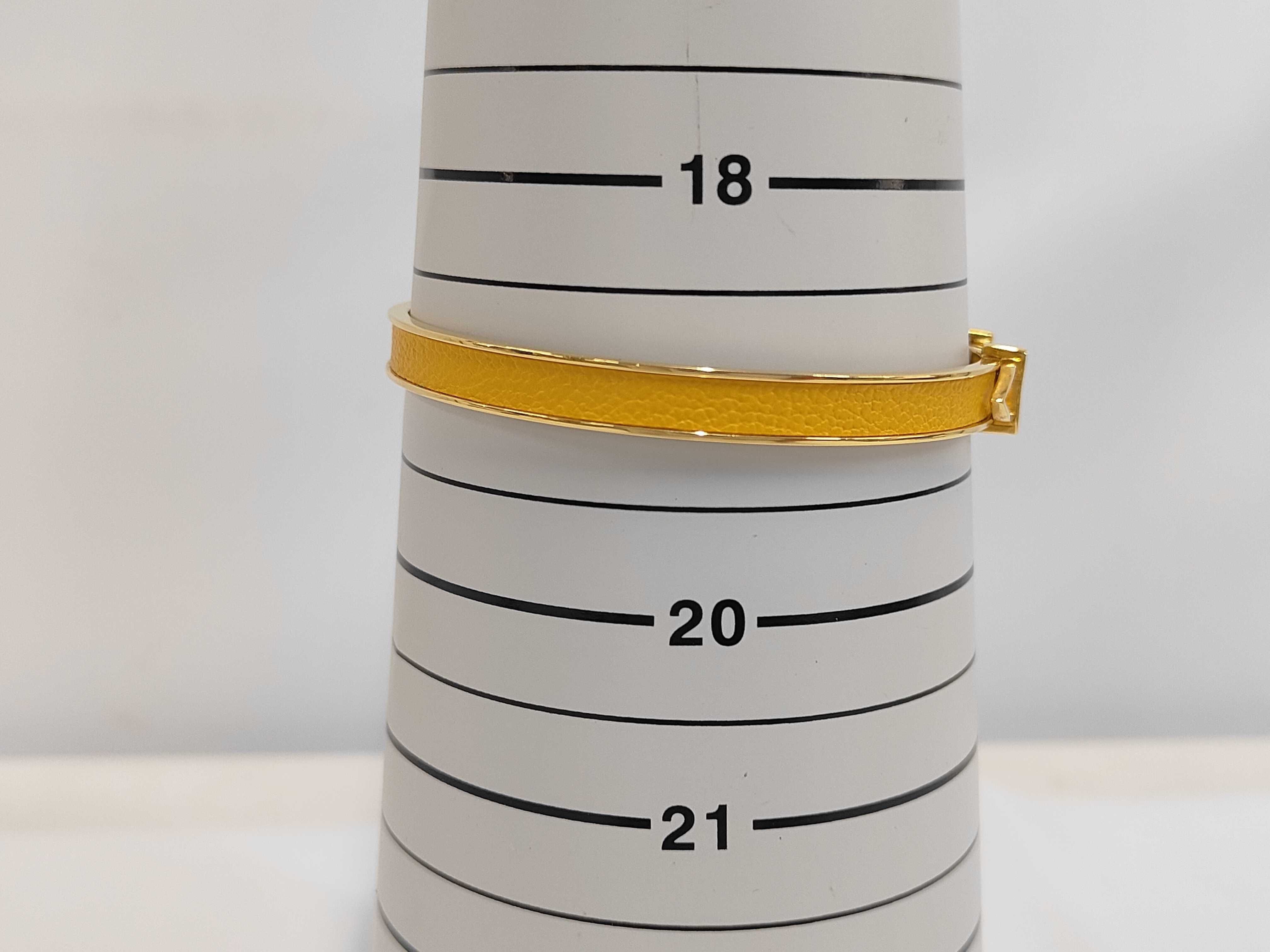Belt Motif Gold Bracelet Bracelet/Bangle — view 4