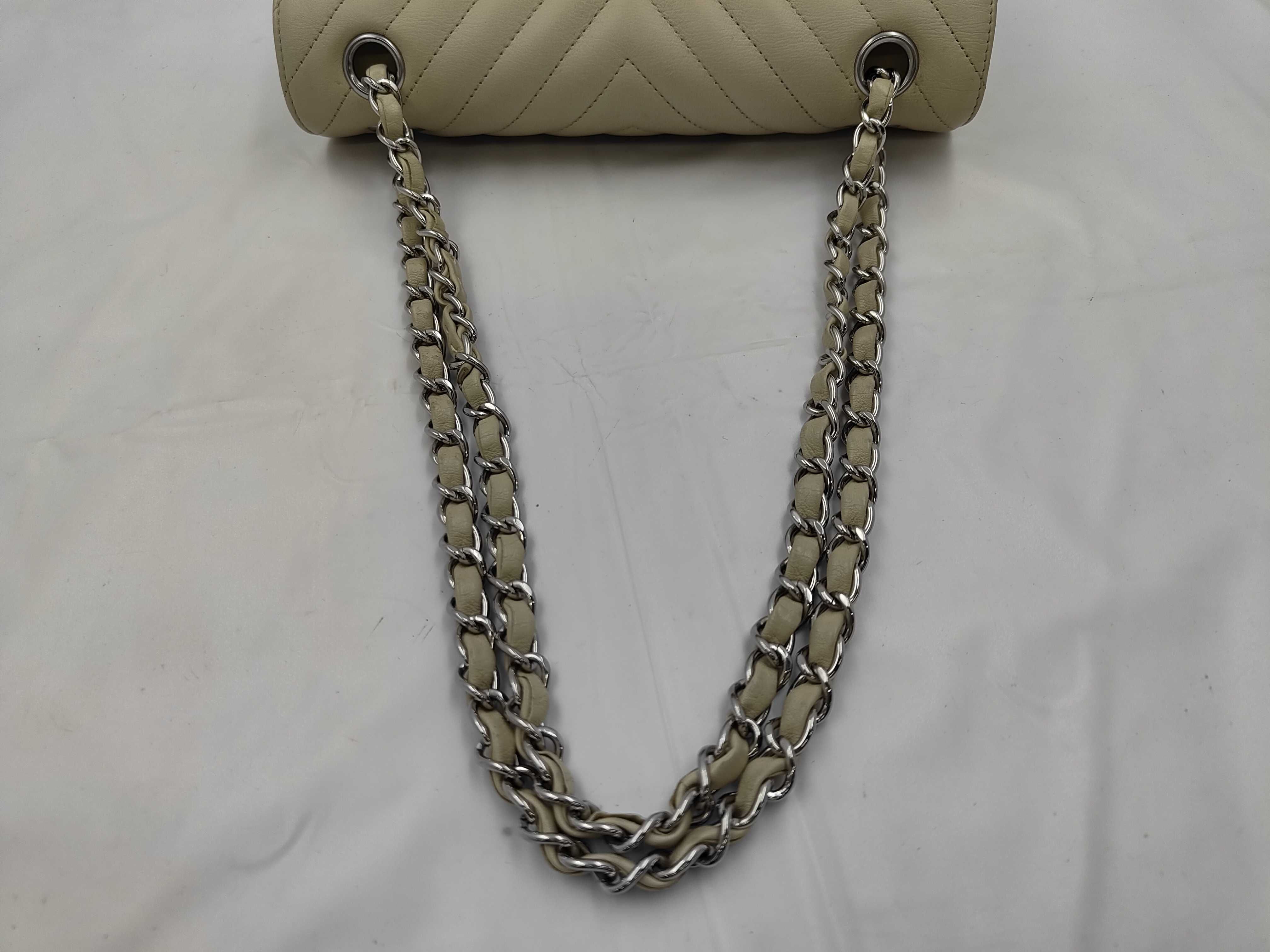 V-stitch double flap calfskin chain shoulder bag in beige. — view 3