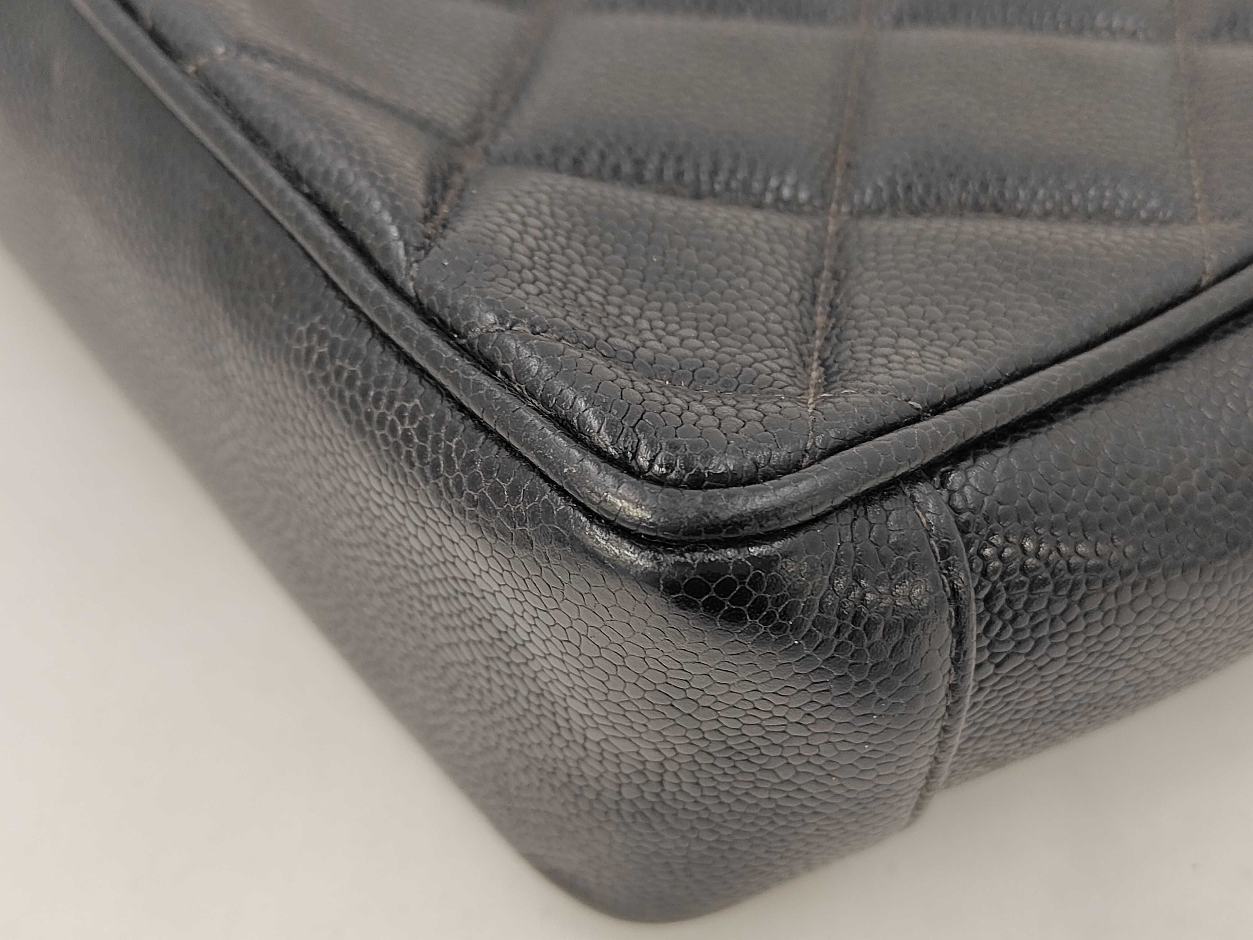 Matelassé Caviar Turnlock Chain Tote Bag — view 4