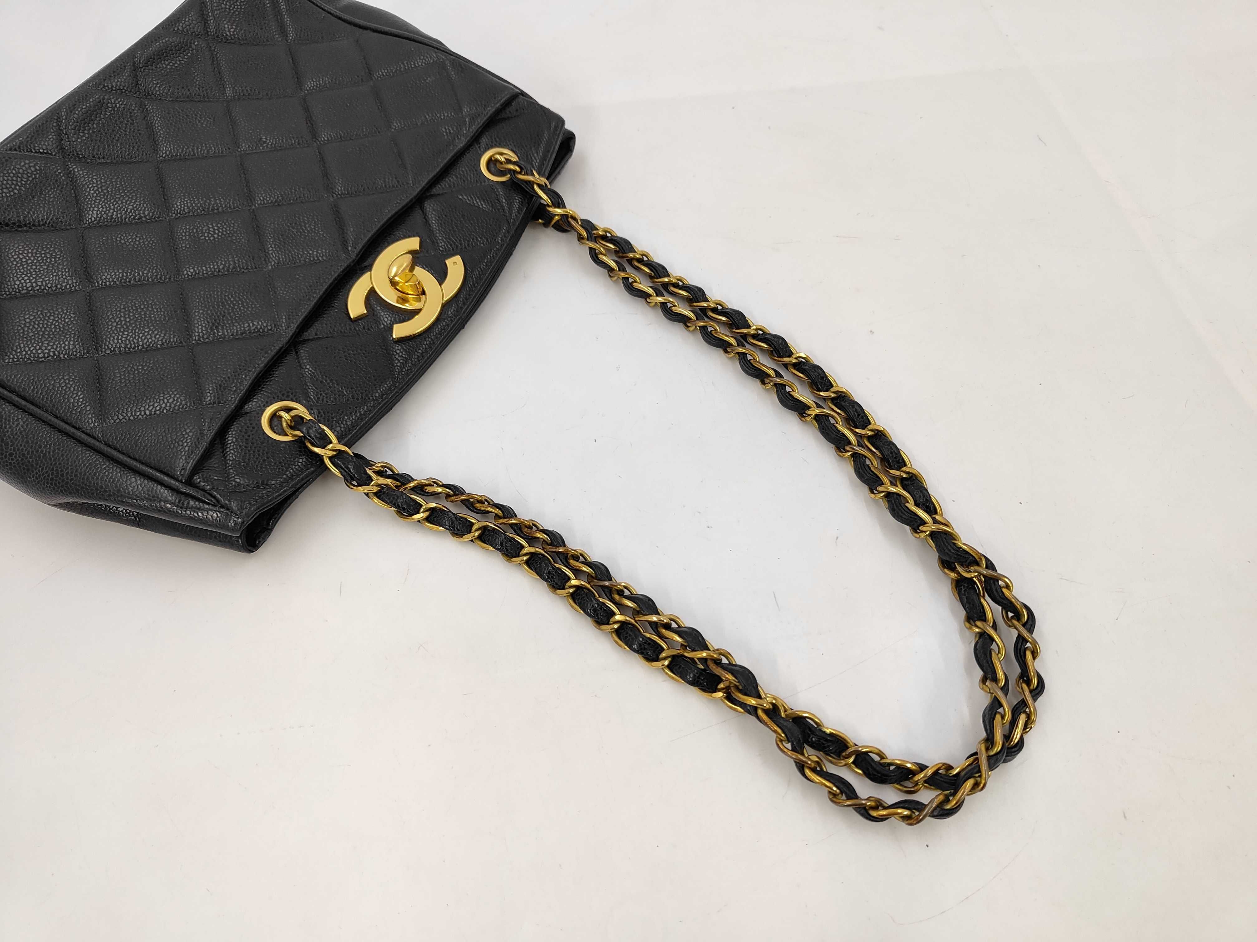 Matelassé Caviar Turnlock Chain Tote Bag — view 5