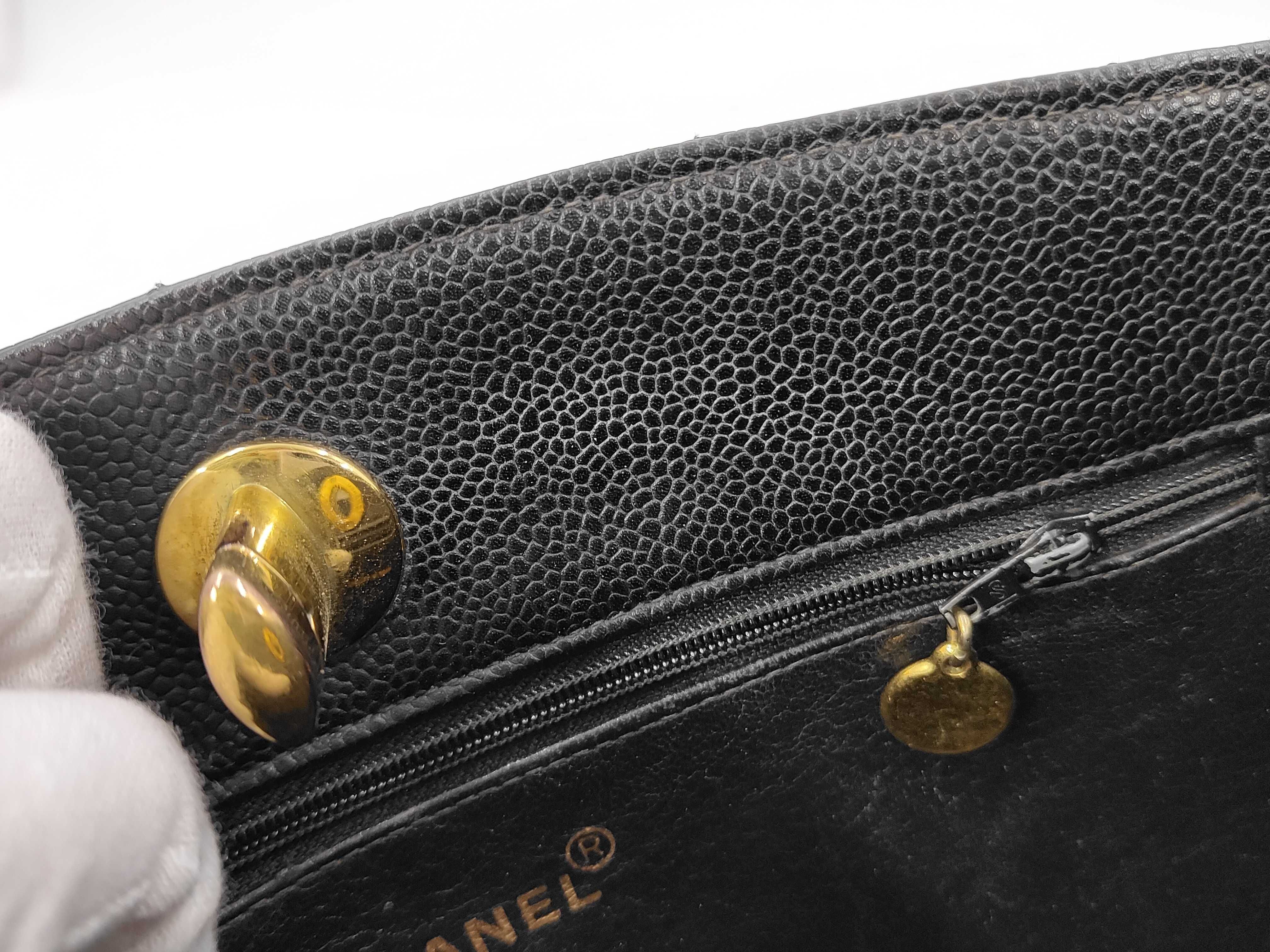 Matelassé Caviar Turnlock Chain Tote Bag — view 8