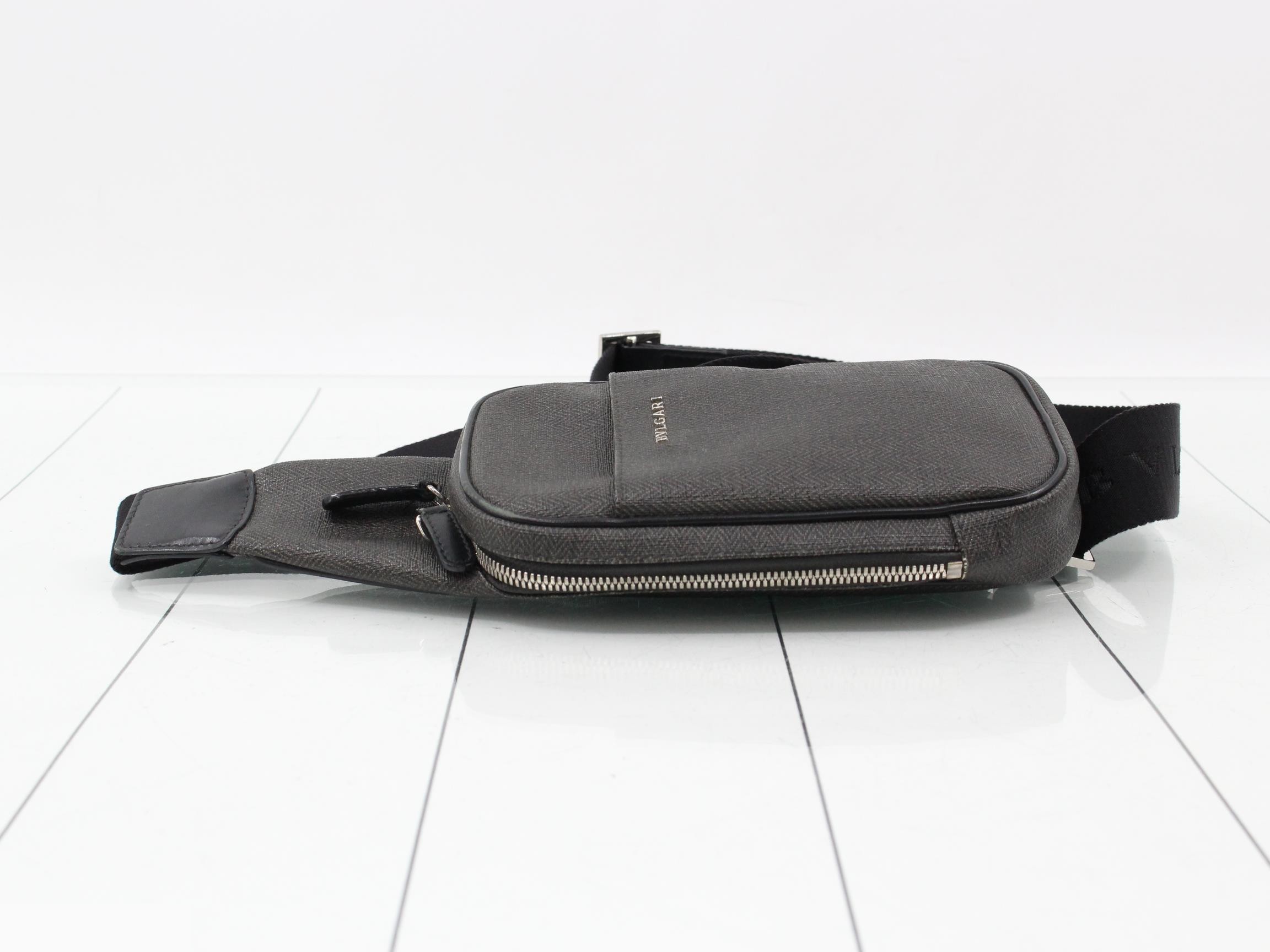 Body bag — view 4