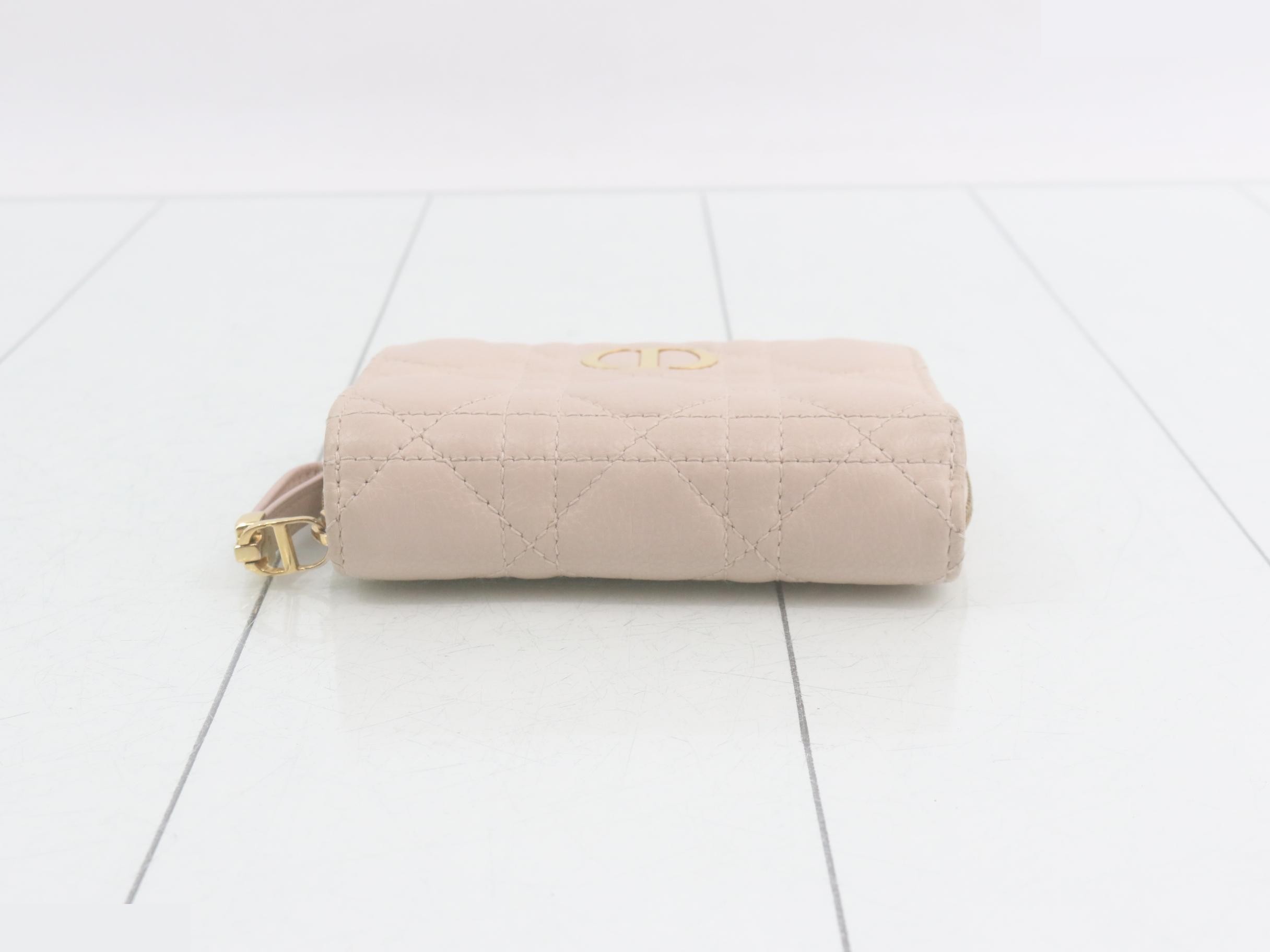 Bi-fold wallet — view 3
