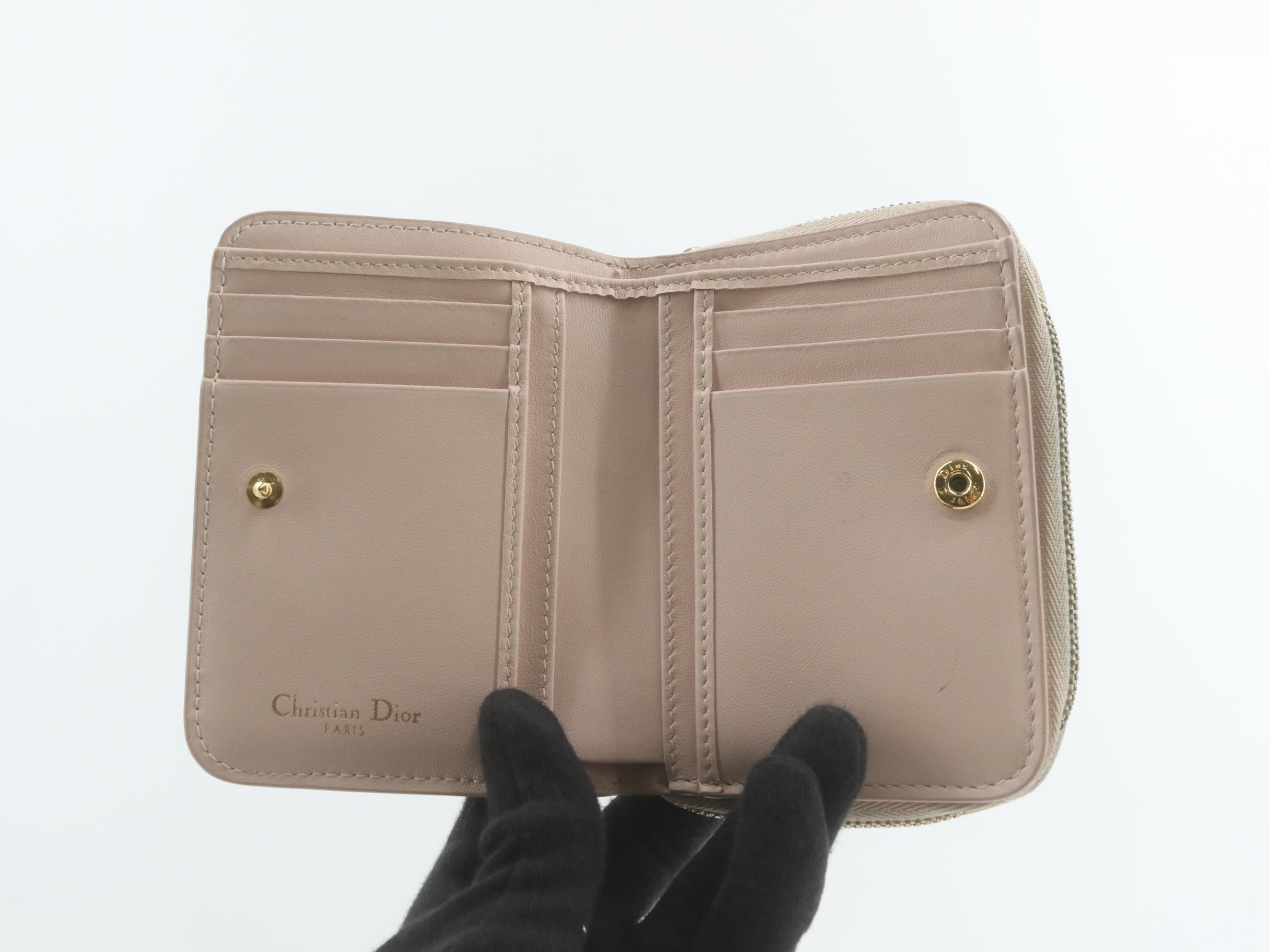 Bi-fold wallet — view 4