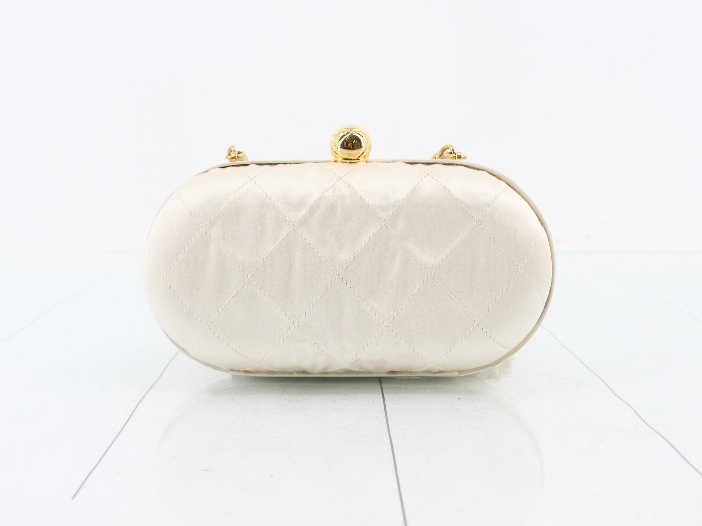 Satin Coco Mark Coco Ball coin purse with chain — view 2