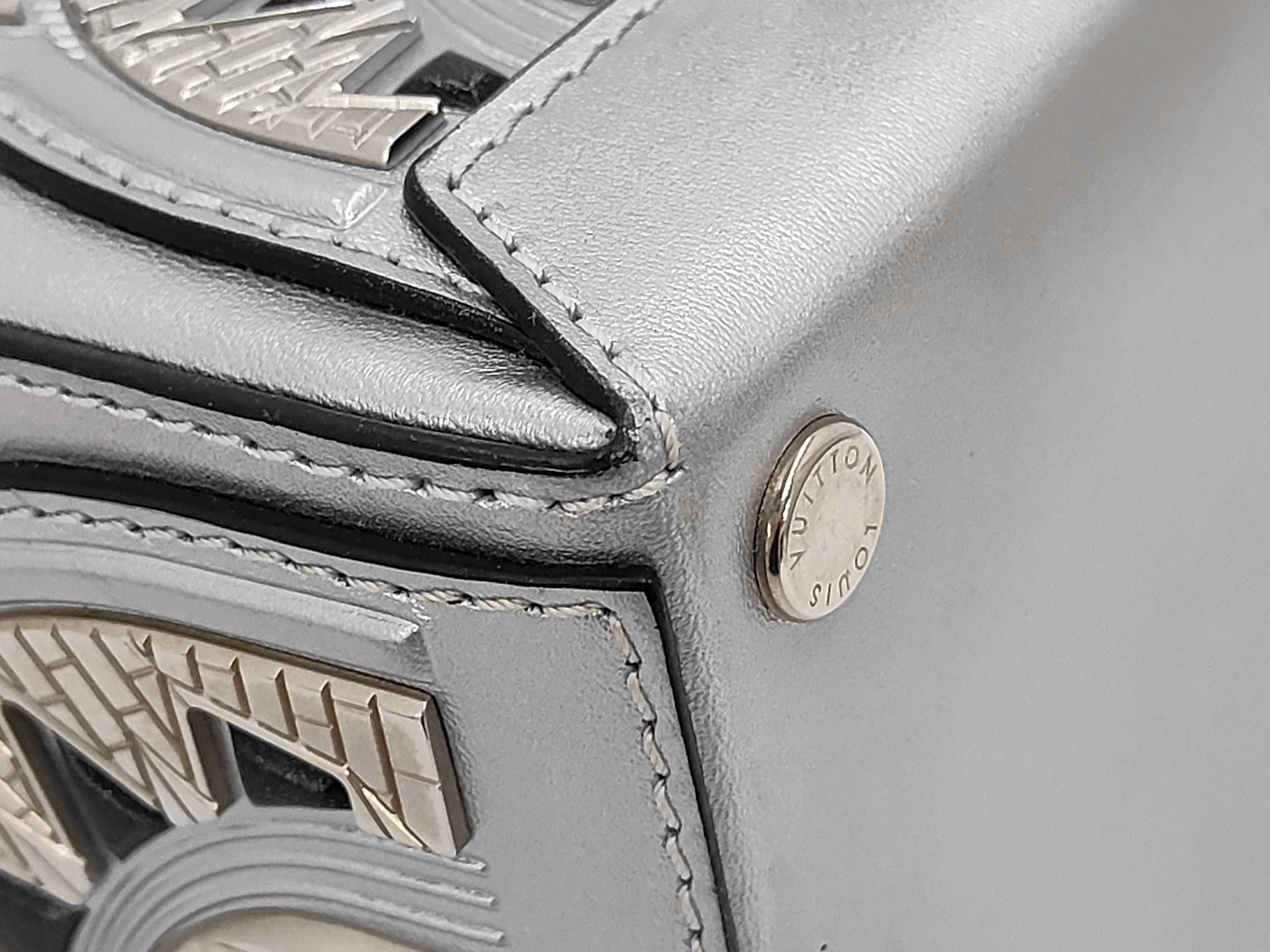 handbag — view 3