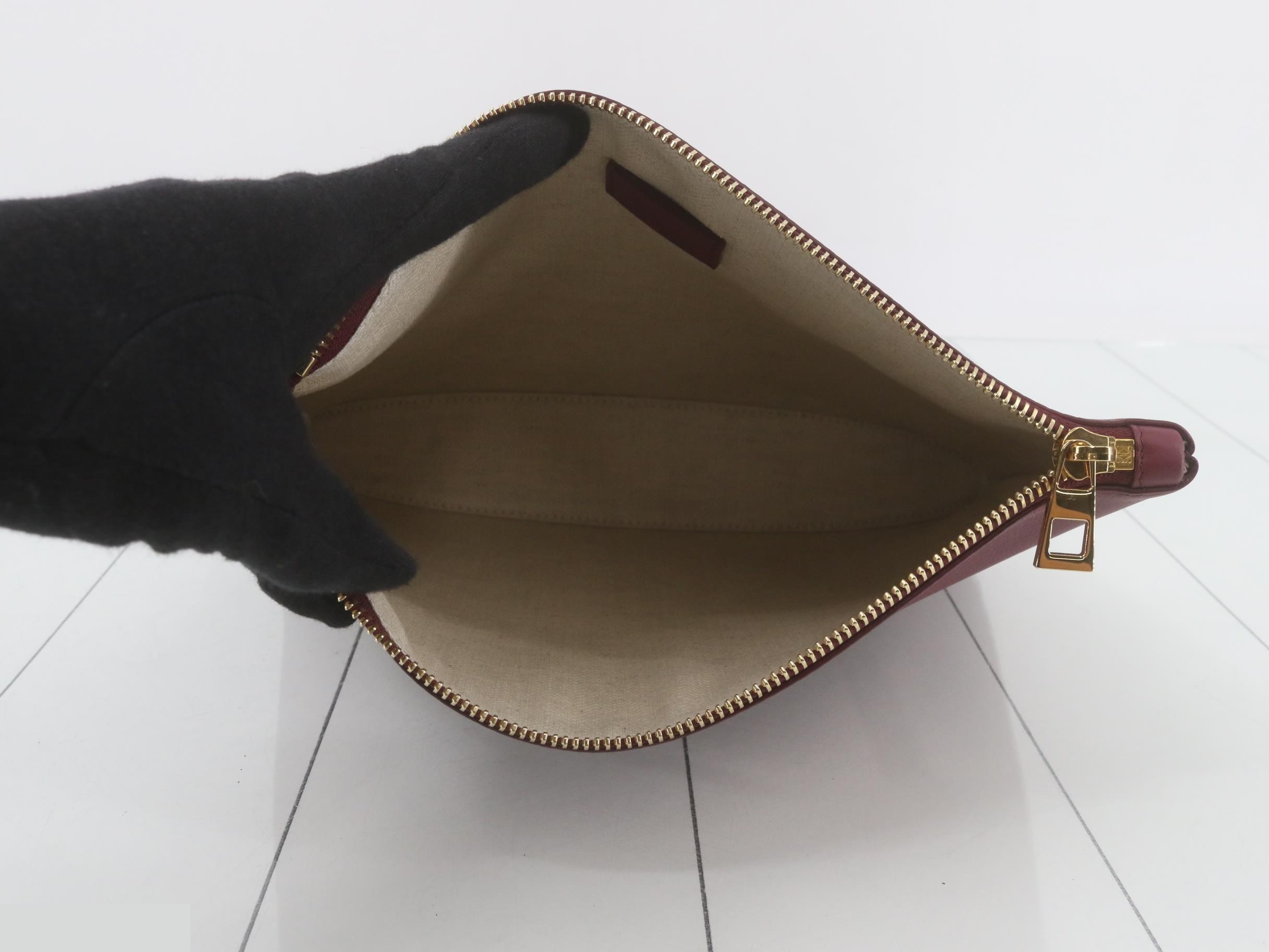 Oblong pouch, embossed leather, burgundy — view 4