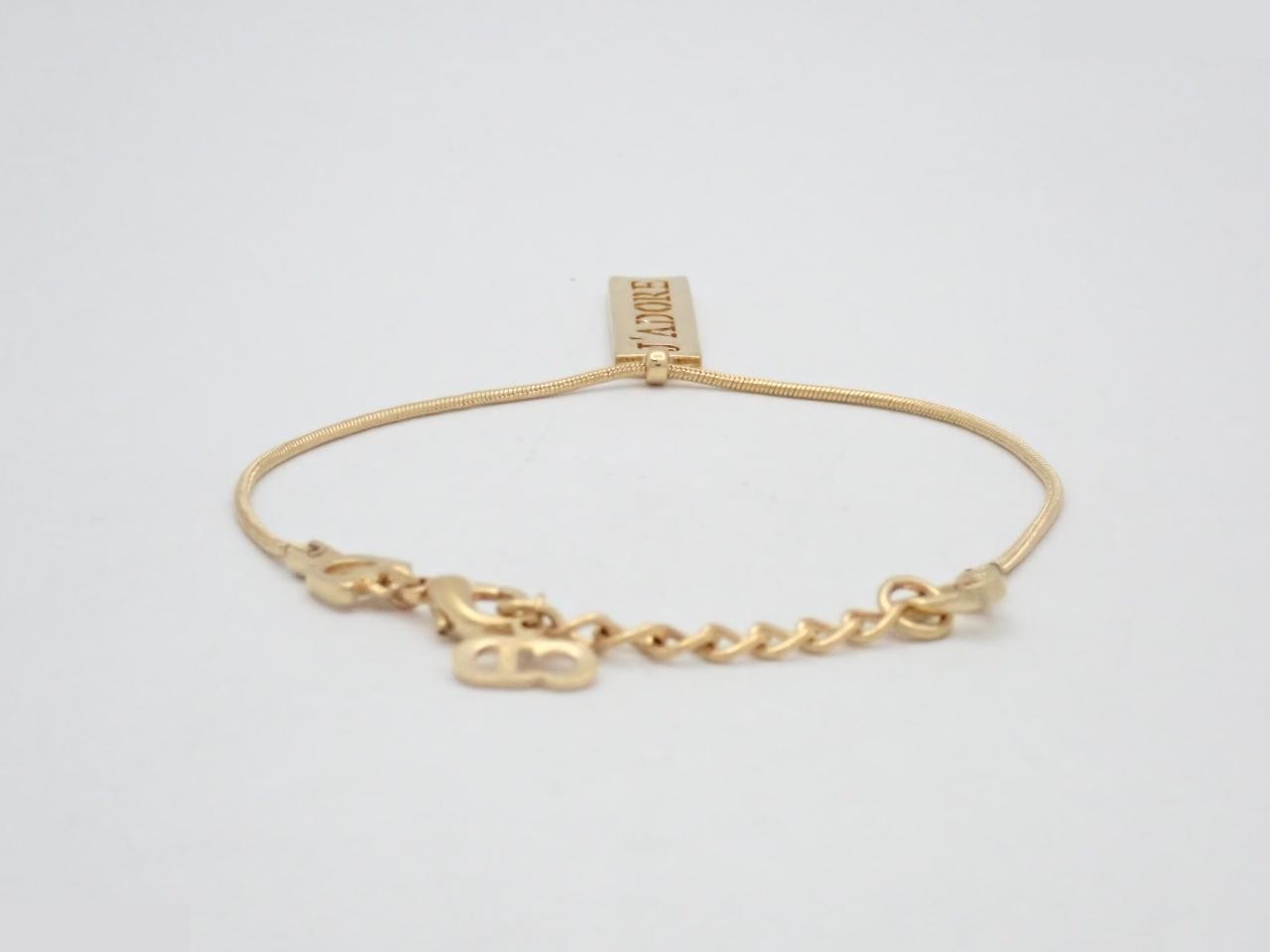 Other lines: Precious metal bracelets and bangles (metal), wrist circumference approximately 19 cm. — view 2