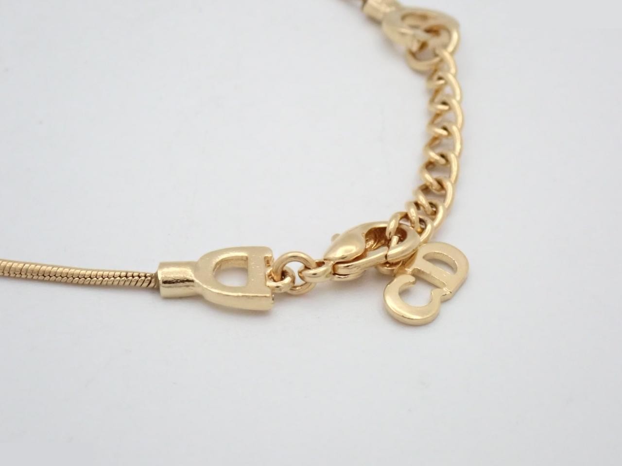 Other lines: Precious metal bracelets and bangles (metal), wrist circumference approximately 19 cm. — view 3