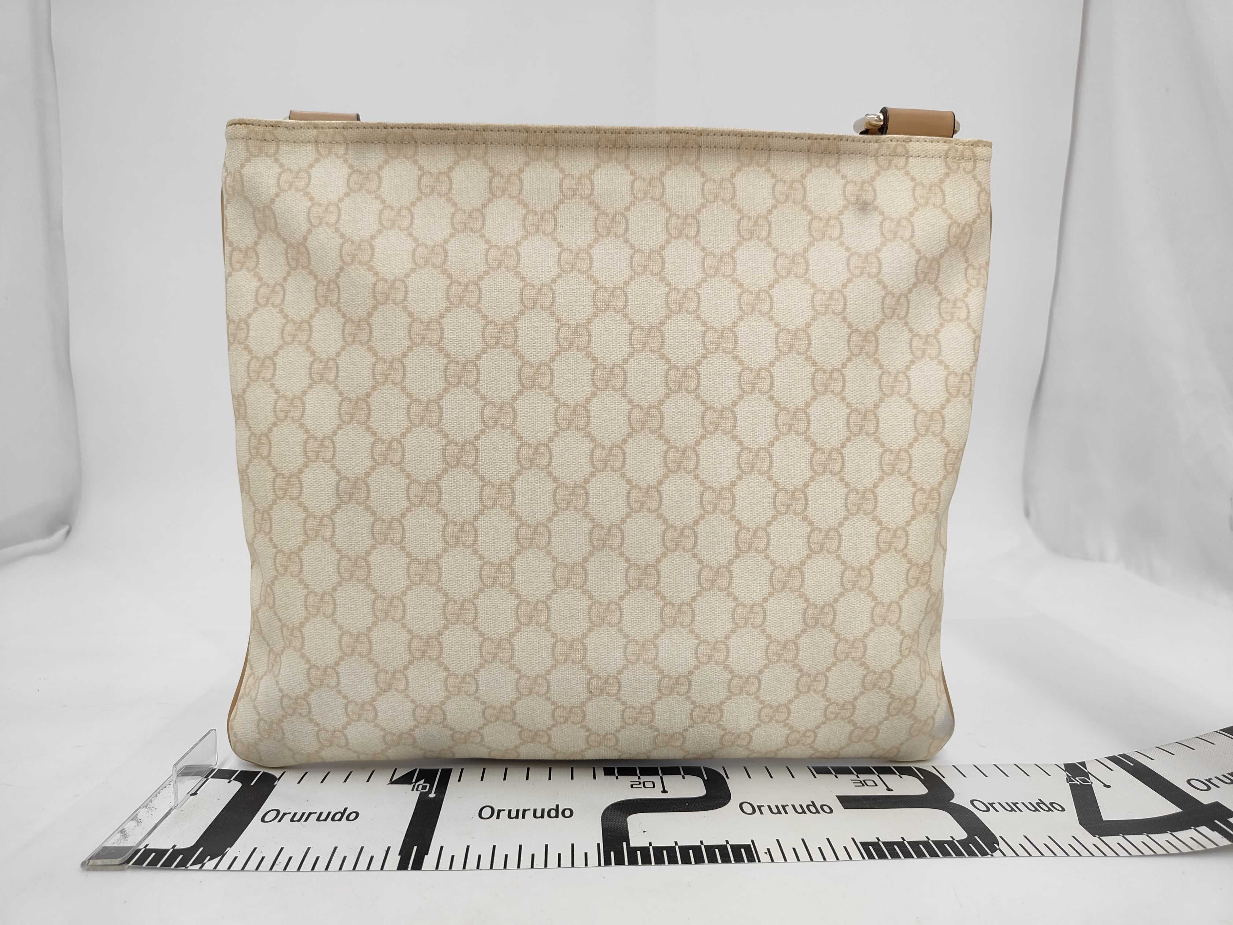 GG Supreme Shoulder Bag — view 2