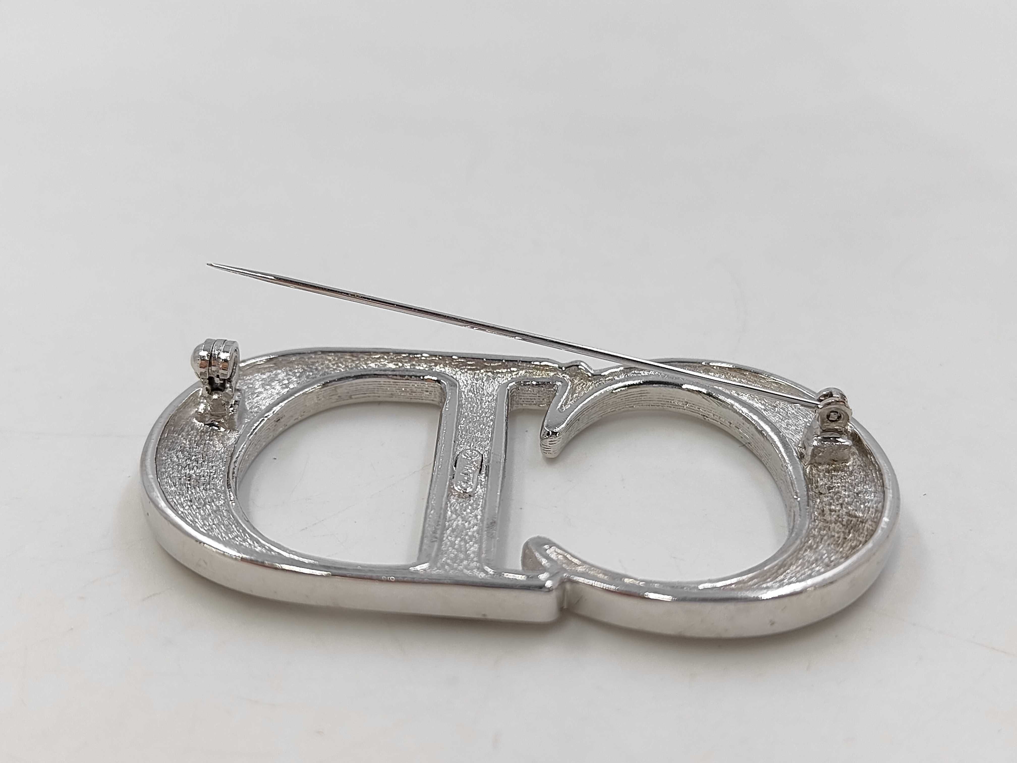 logo brooch — view 5
