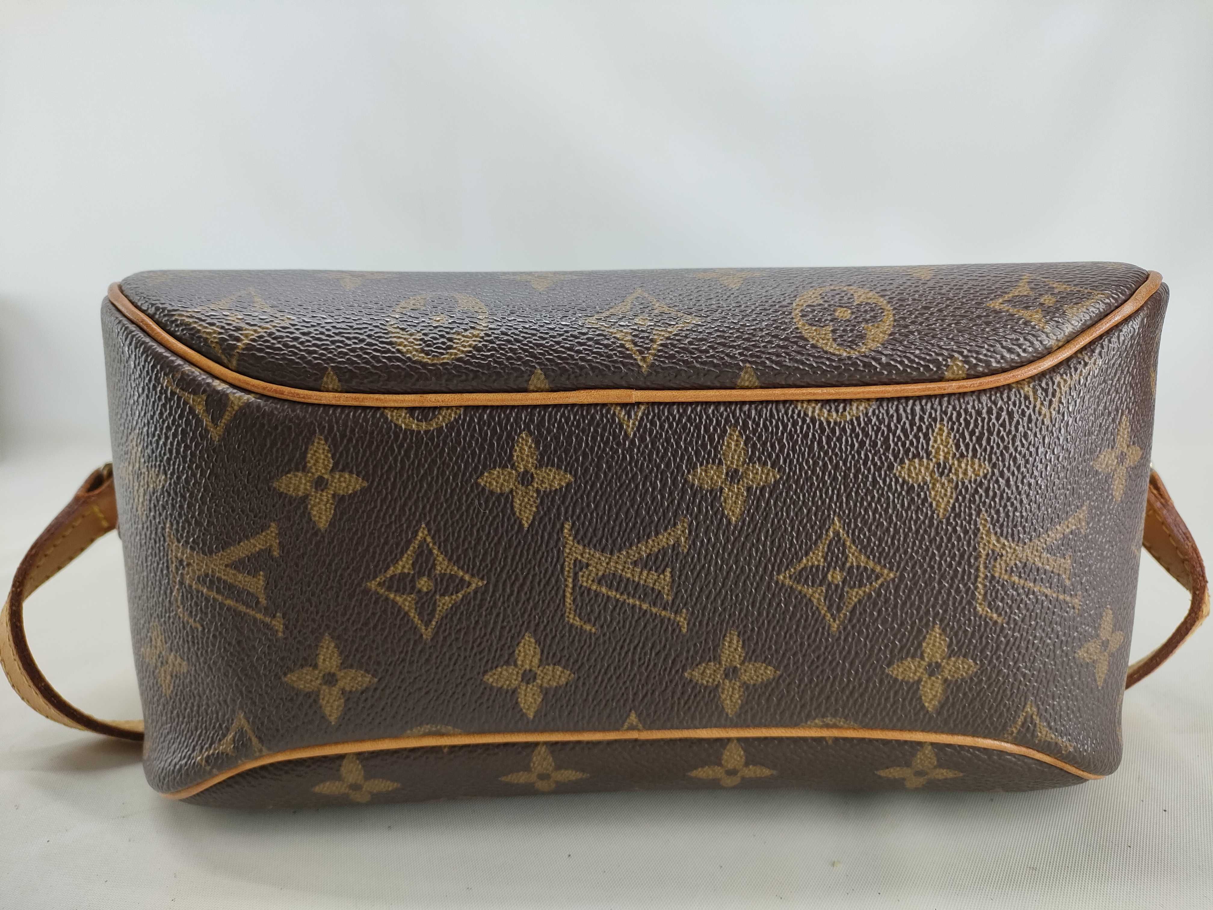 Monogram Blois M51221 Brown Shoulder Bag — view 3