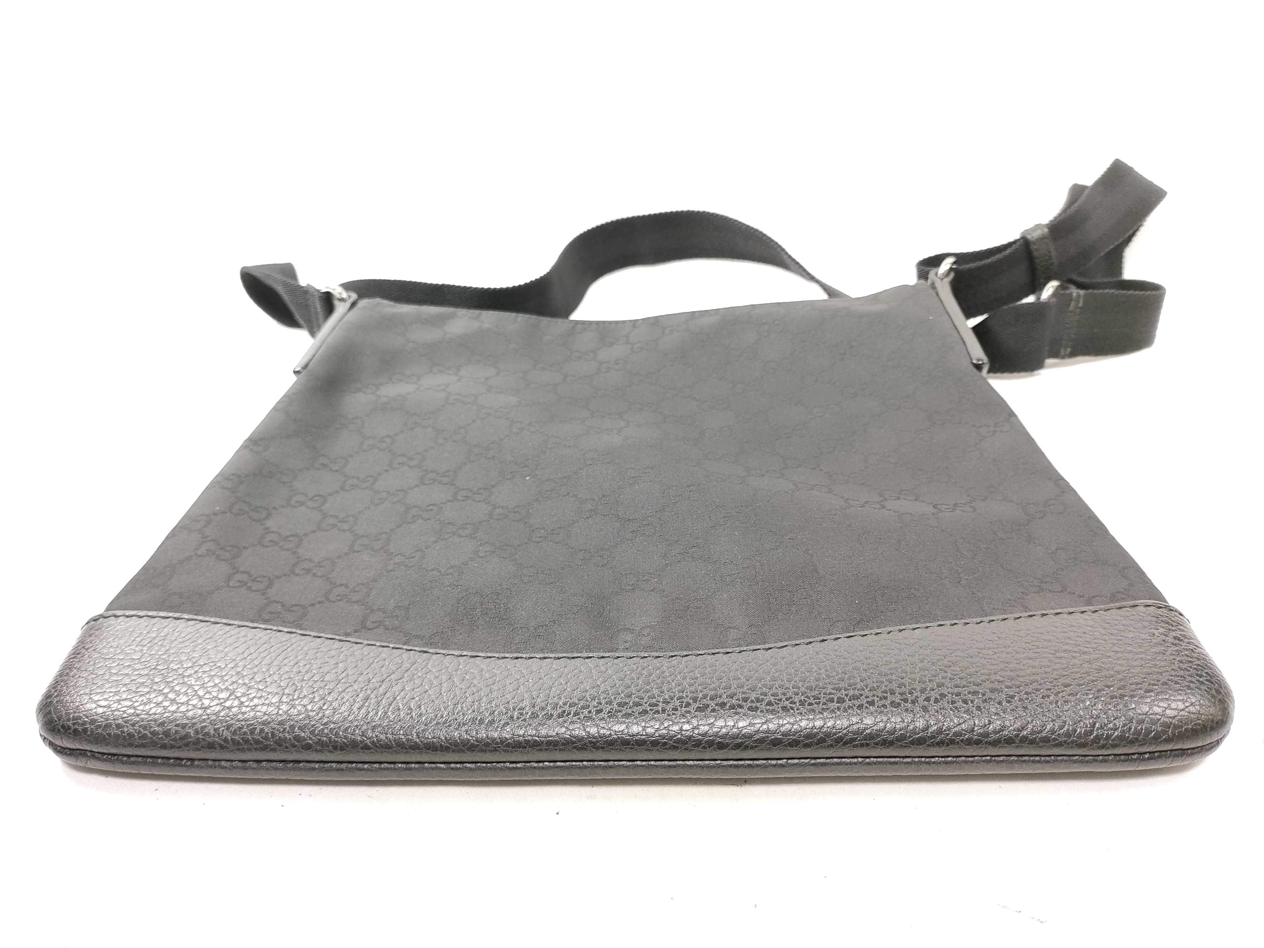 GG Canvas Shoulder Bag 374414 Leather Black — view 3