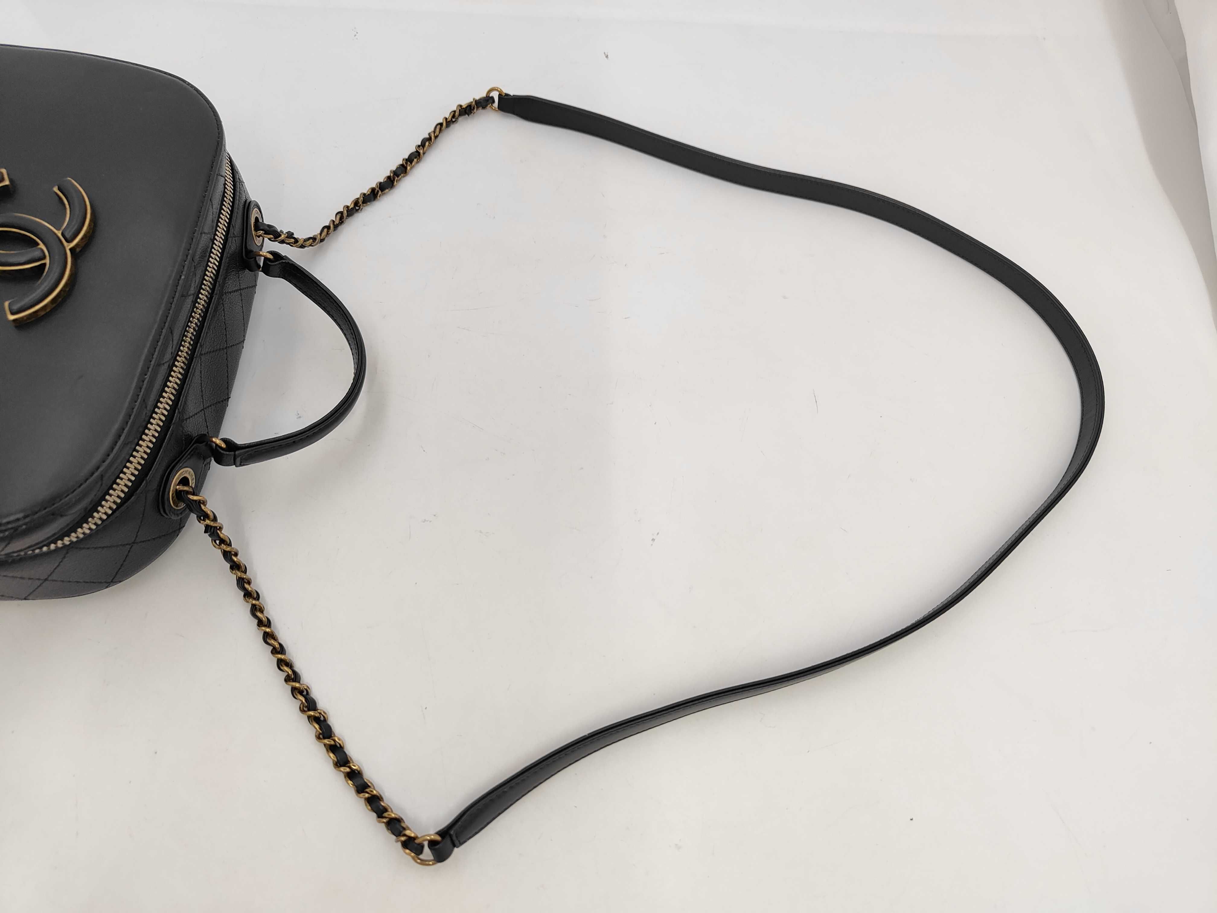 Coco Curve Vanity Bag Shoulder Bag — view 5