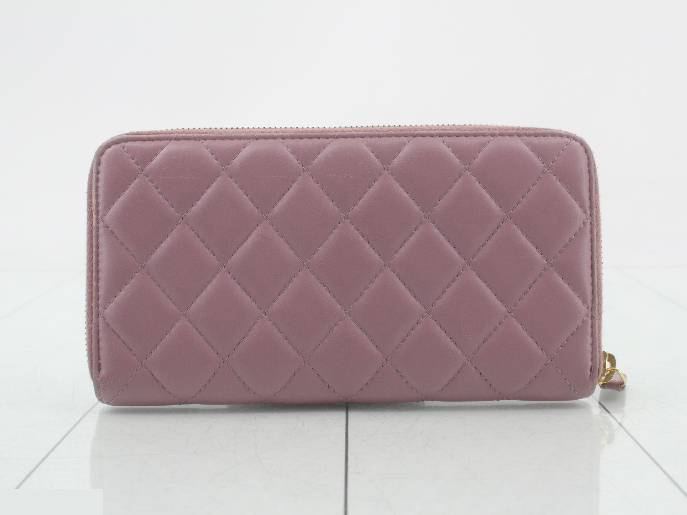 Matelassé (bags) and wallets — view 2