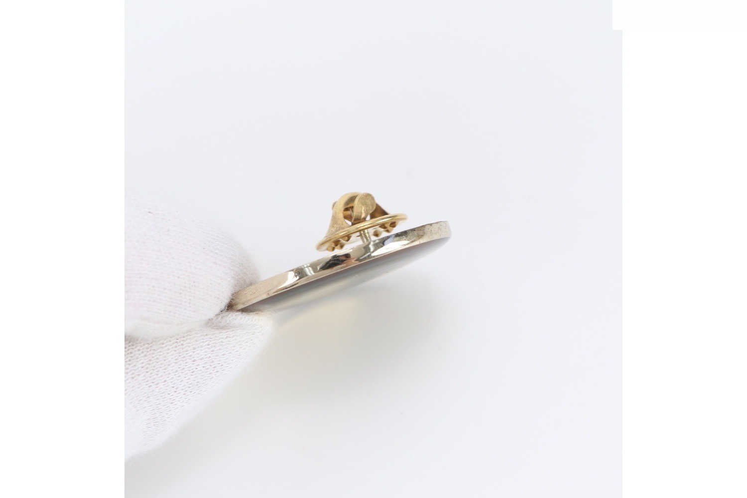 Gold logo pin badge for fashion — view 4
