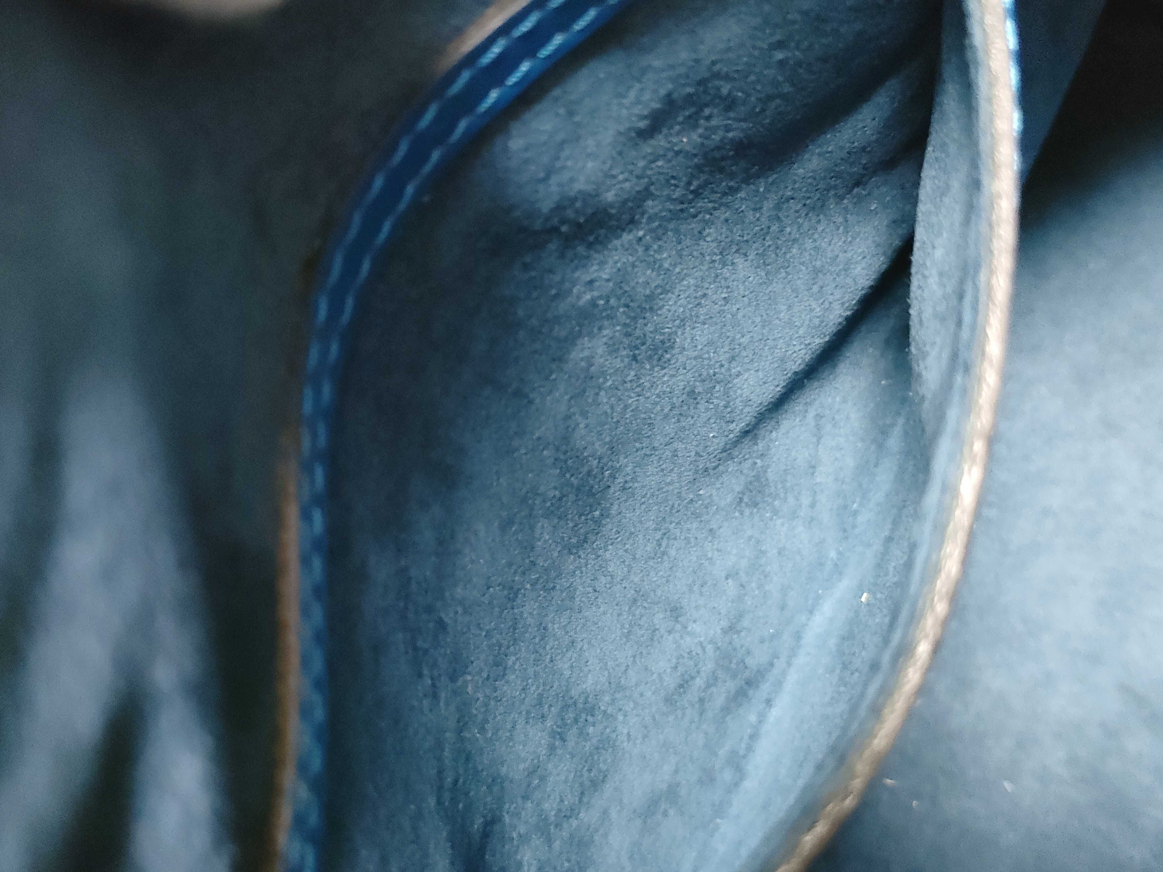 Epi LV Alma PM Epi M52145 MI0999 Blue Handbag — view 11