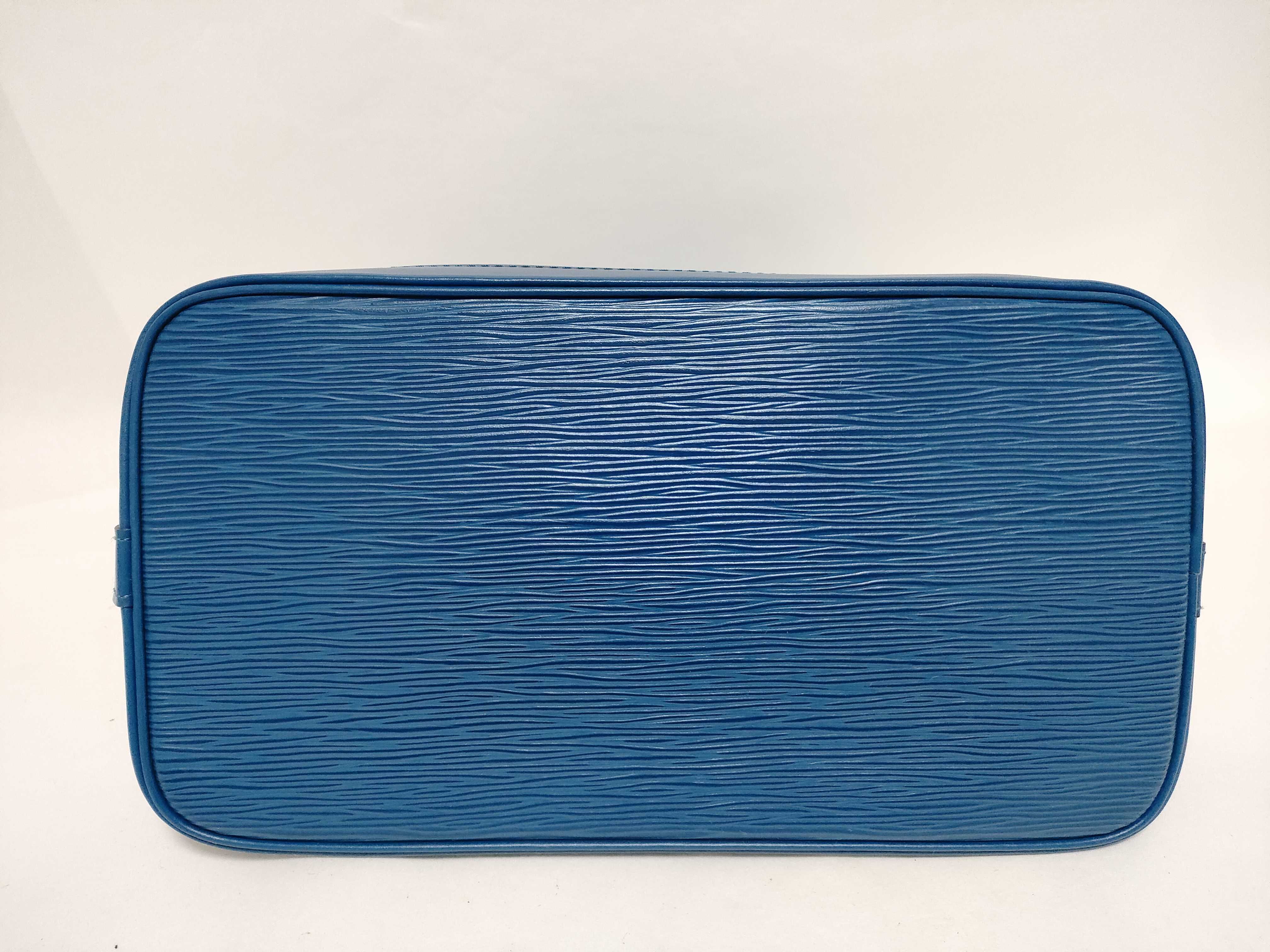 Epi LV Alma PM Epi M52145 MI0999 Blue Handbag — view 8