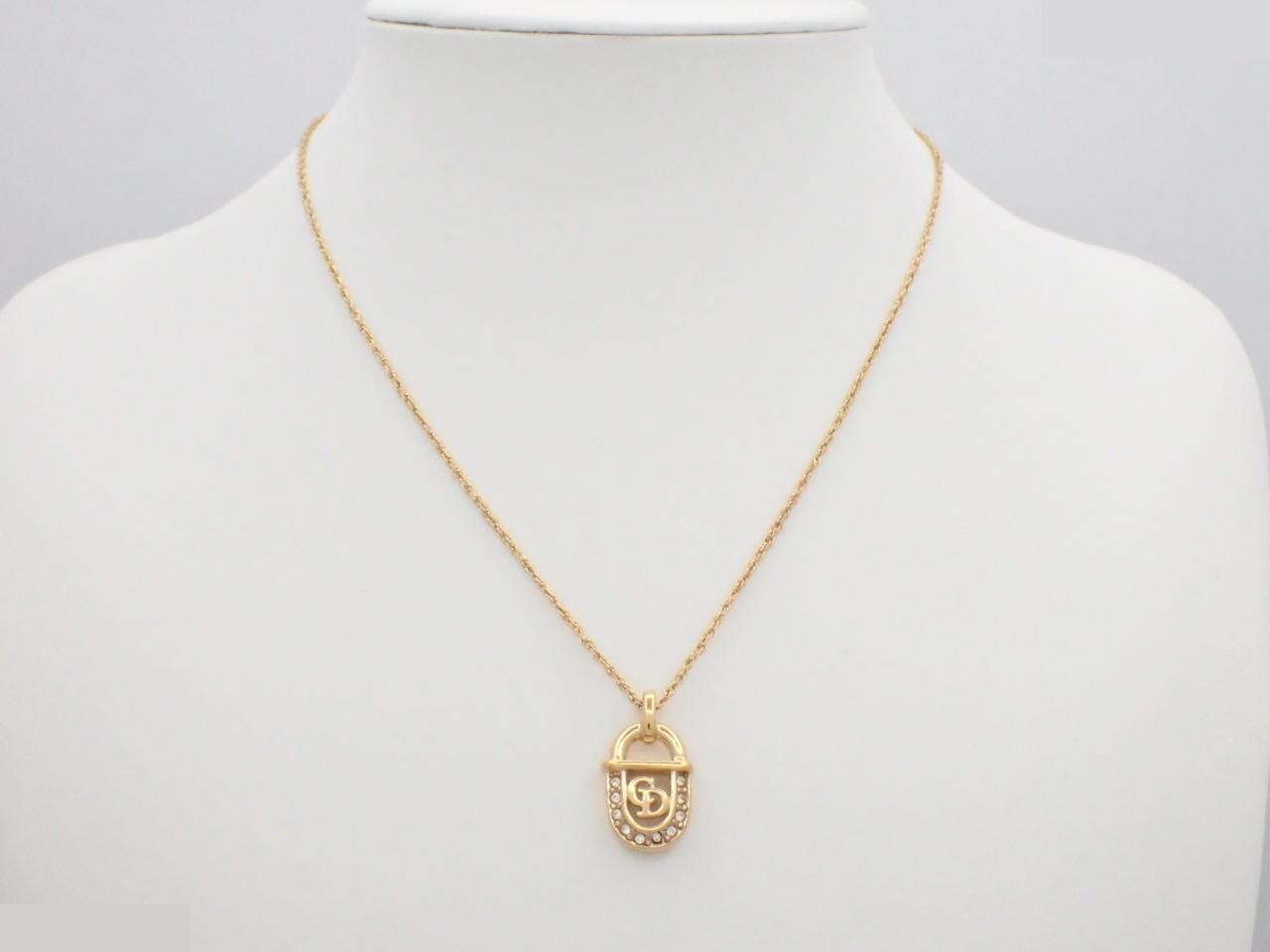 Other lines: Precious metals, necklaces, pendants — view 3