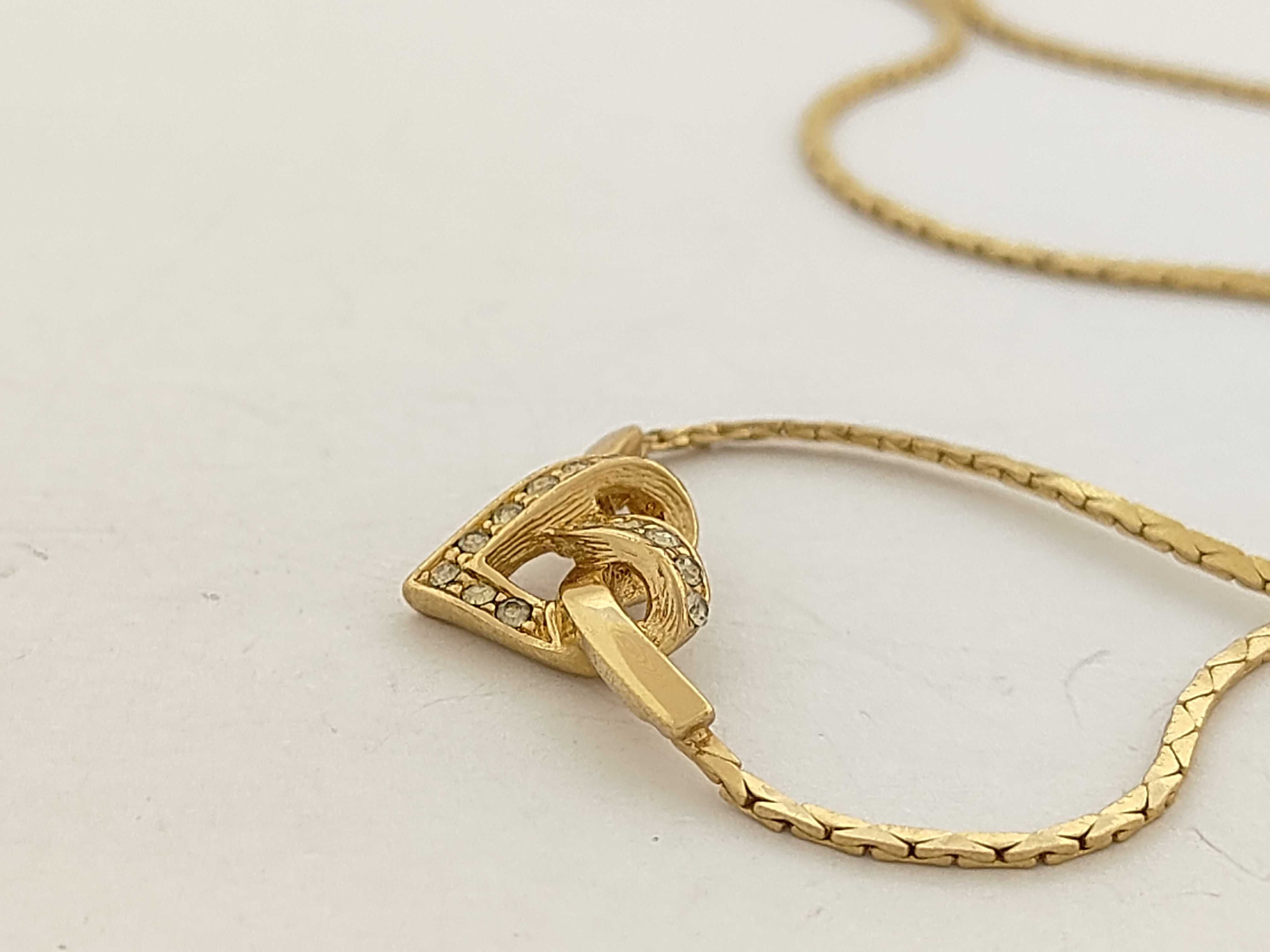 Heart Motif Rhinestone Gold Necklace 5.3g — view 3