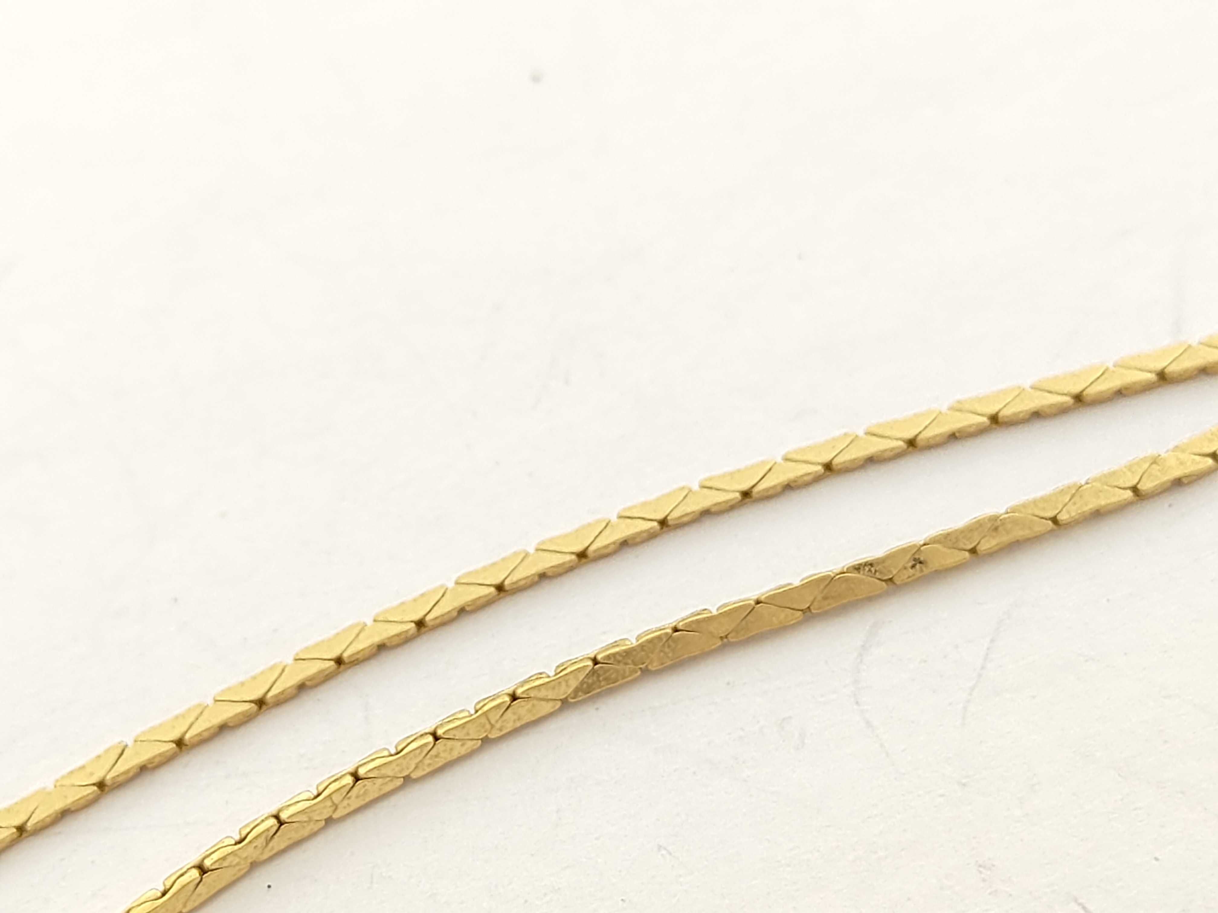 Heart Motif Rhinestone Gold Necklace 5.3g — view 9