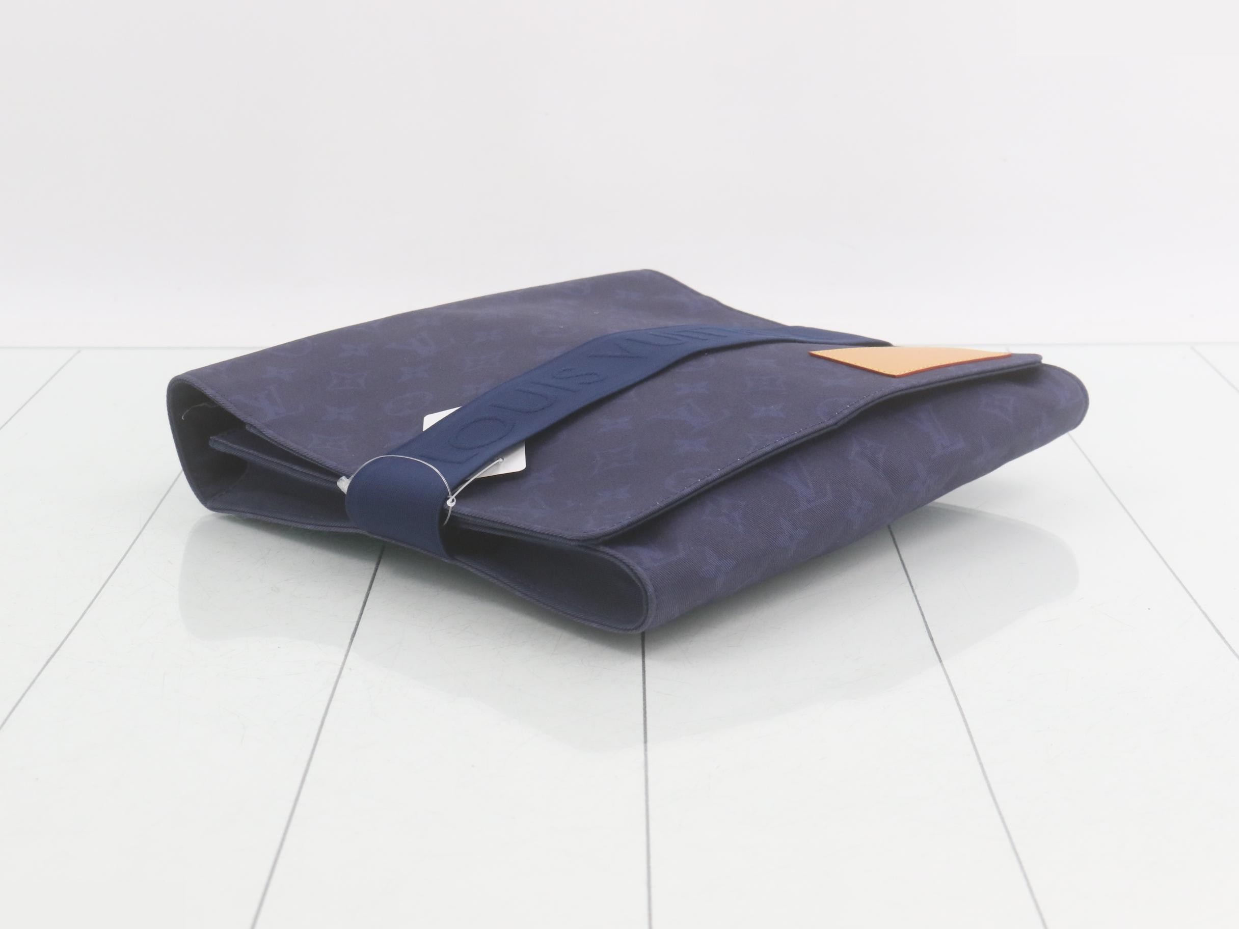pouch — view 5