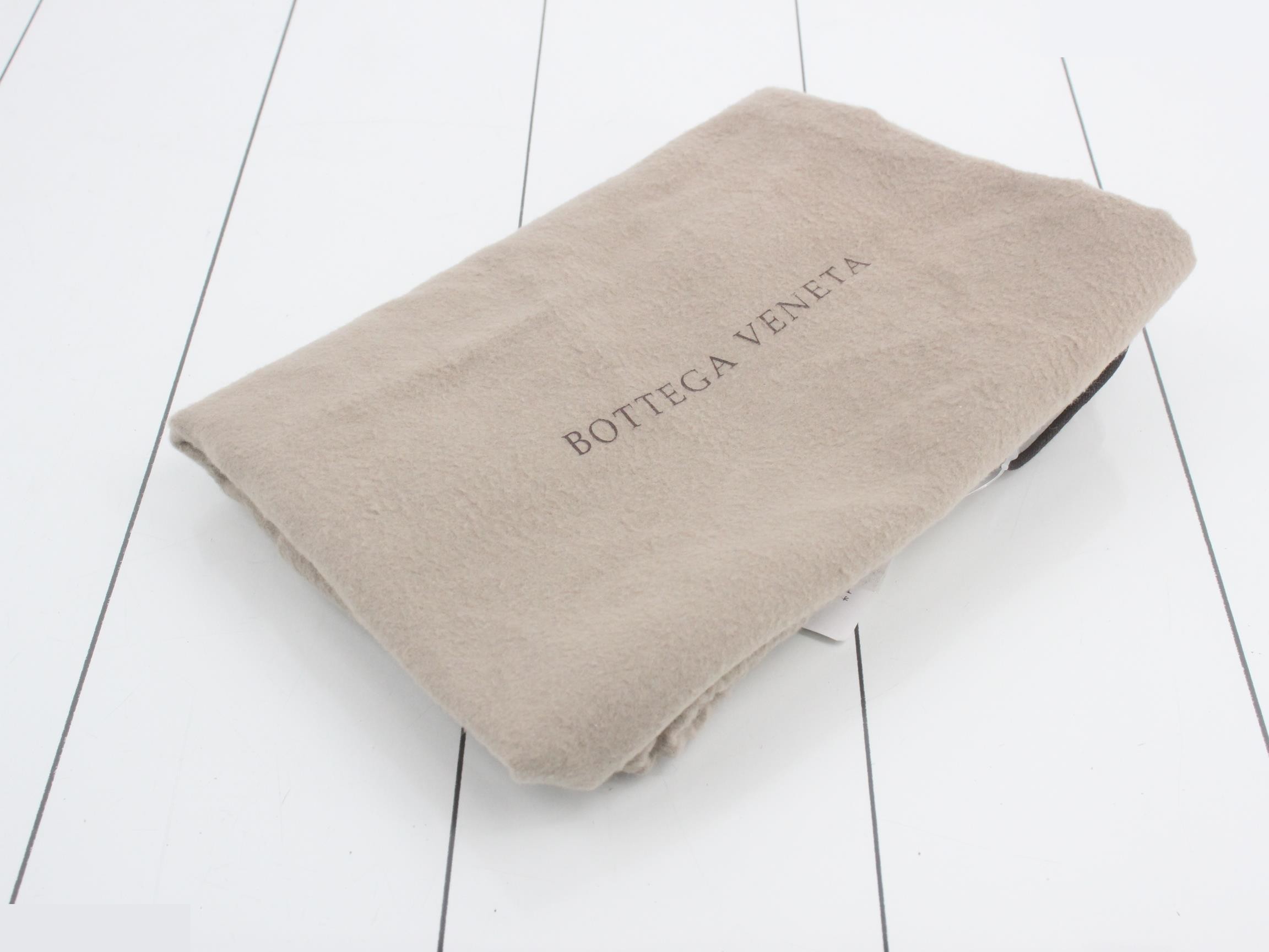 Intrecciato Hobo Handbag — view 7
