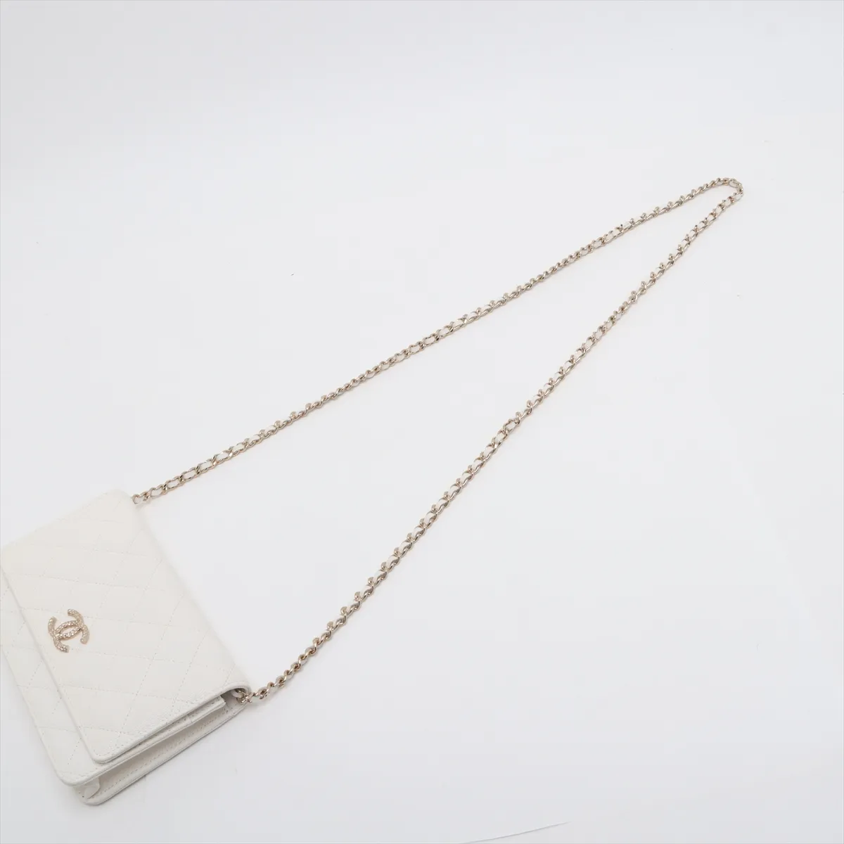 Matelasse caviar skin chain wallet white gold hardware CK19TE83 random plate AP0250 — view 5