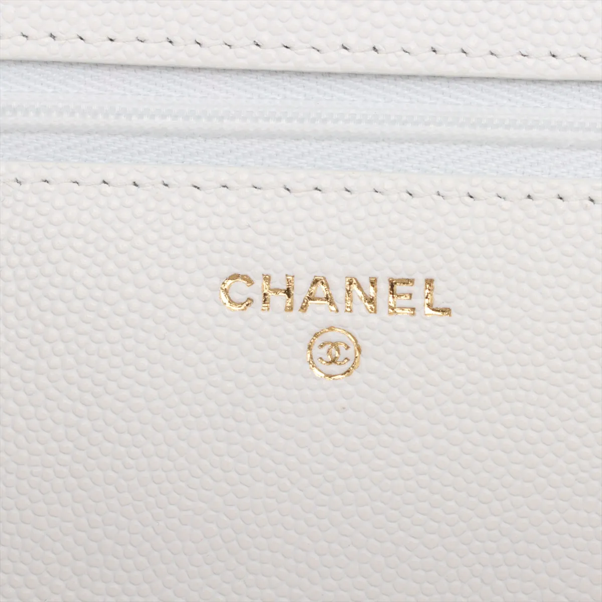 Matelasse caviar skin chain wallet white gold hardware CK19TE83 random plate AP0250 — view 10