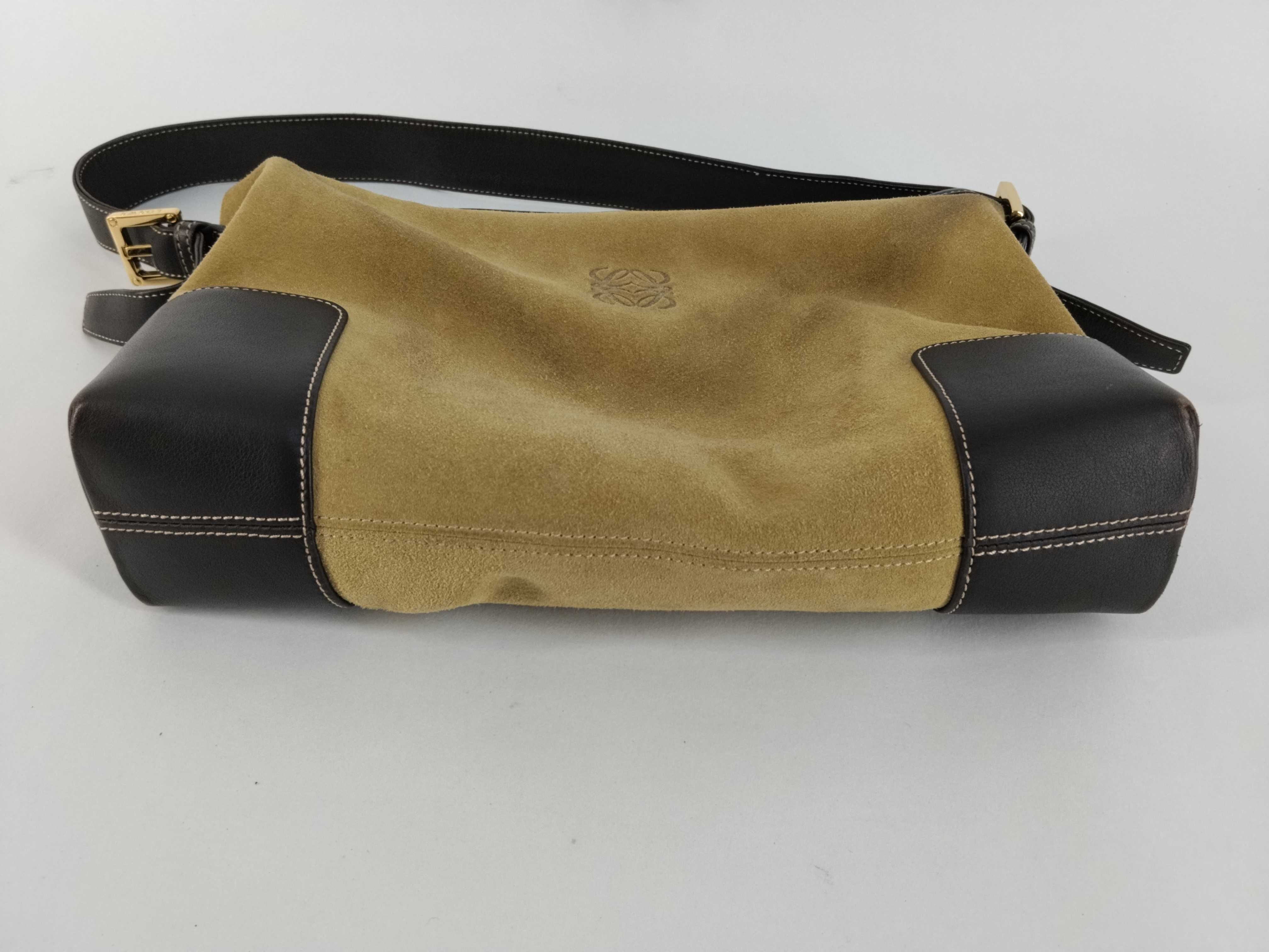 Anagram Suede Leather One-Shoulder Bag (Shoulder Bag, Dust Bag Included) — view 7