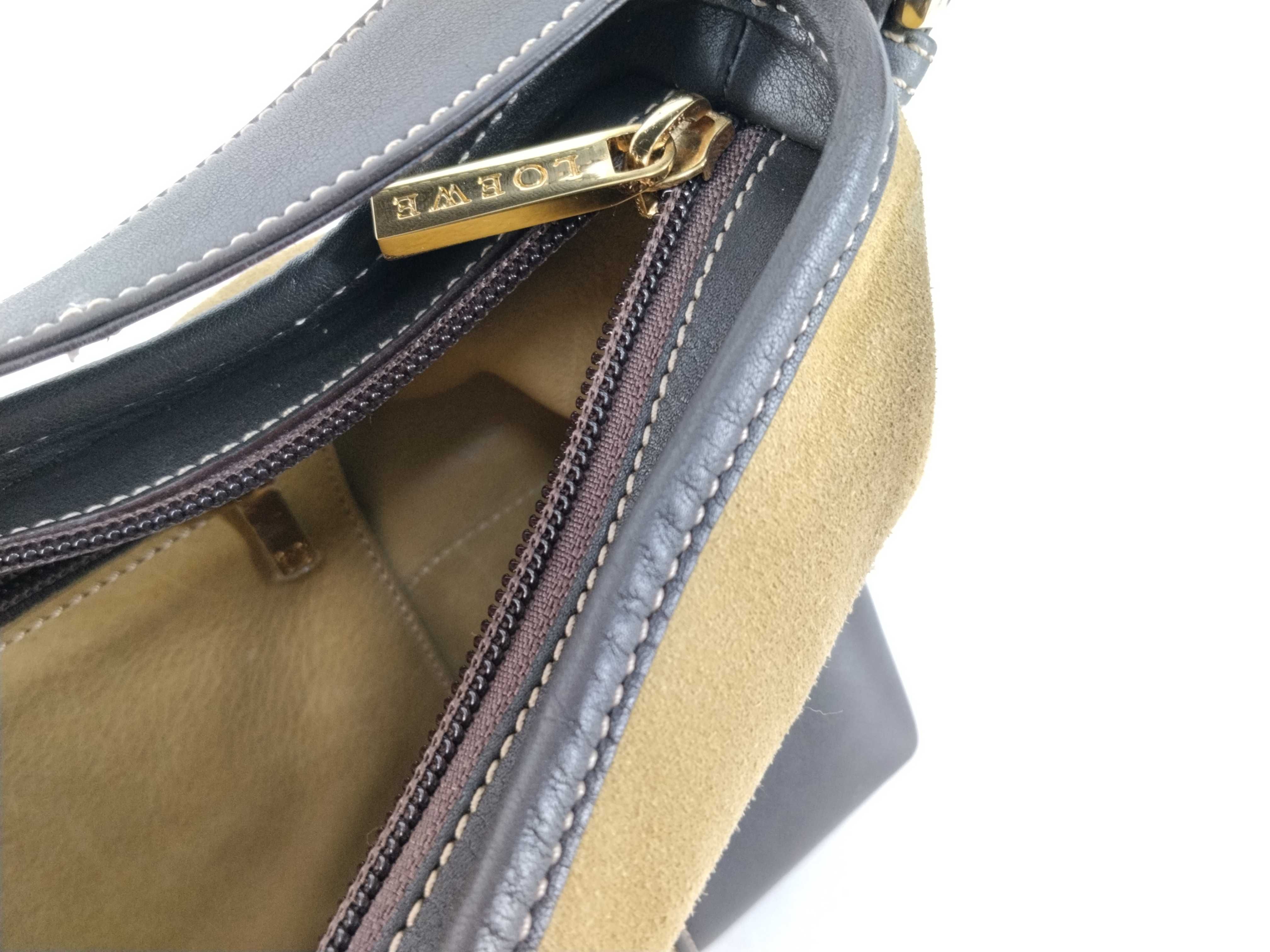 Anagram Suede Leather One-Shoulder Bag (Shoulder Bag, Dust Bag Included) — view 9