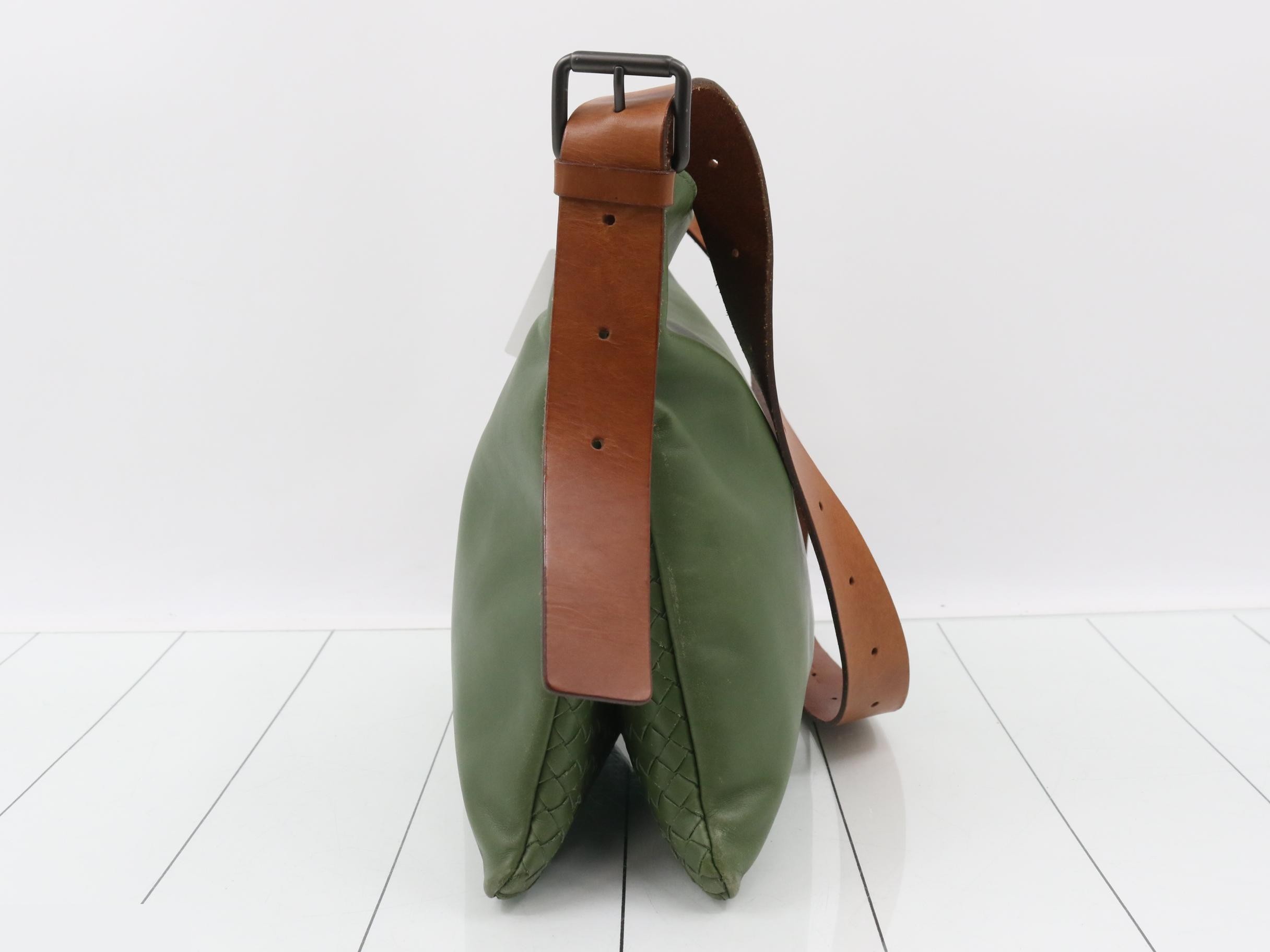 Intrecciato Shoulder Bag, Leather, Khaki — view 4