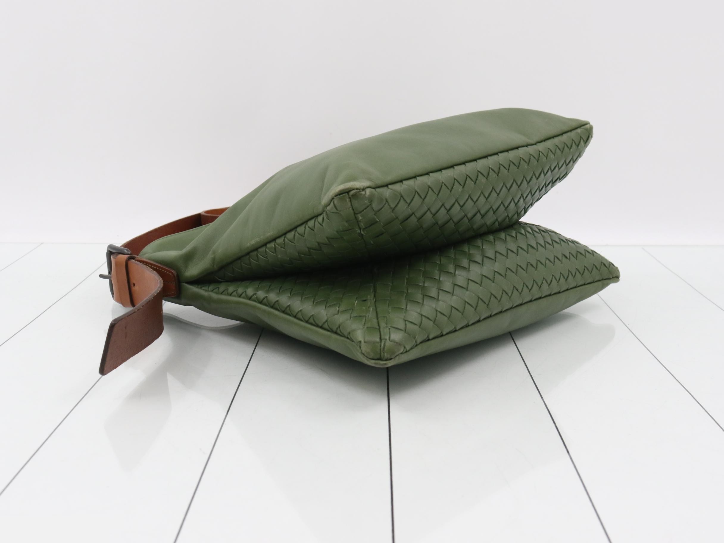 Intrecciato Shoulder Bag, Leather, Khaki — view 5
