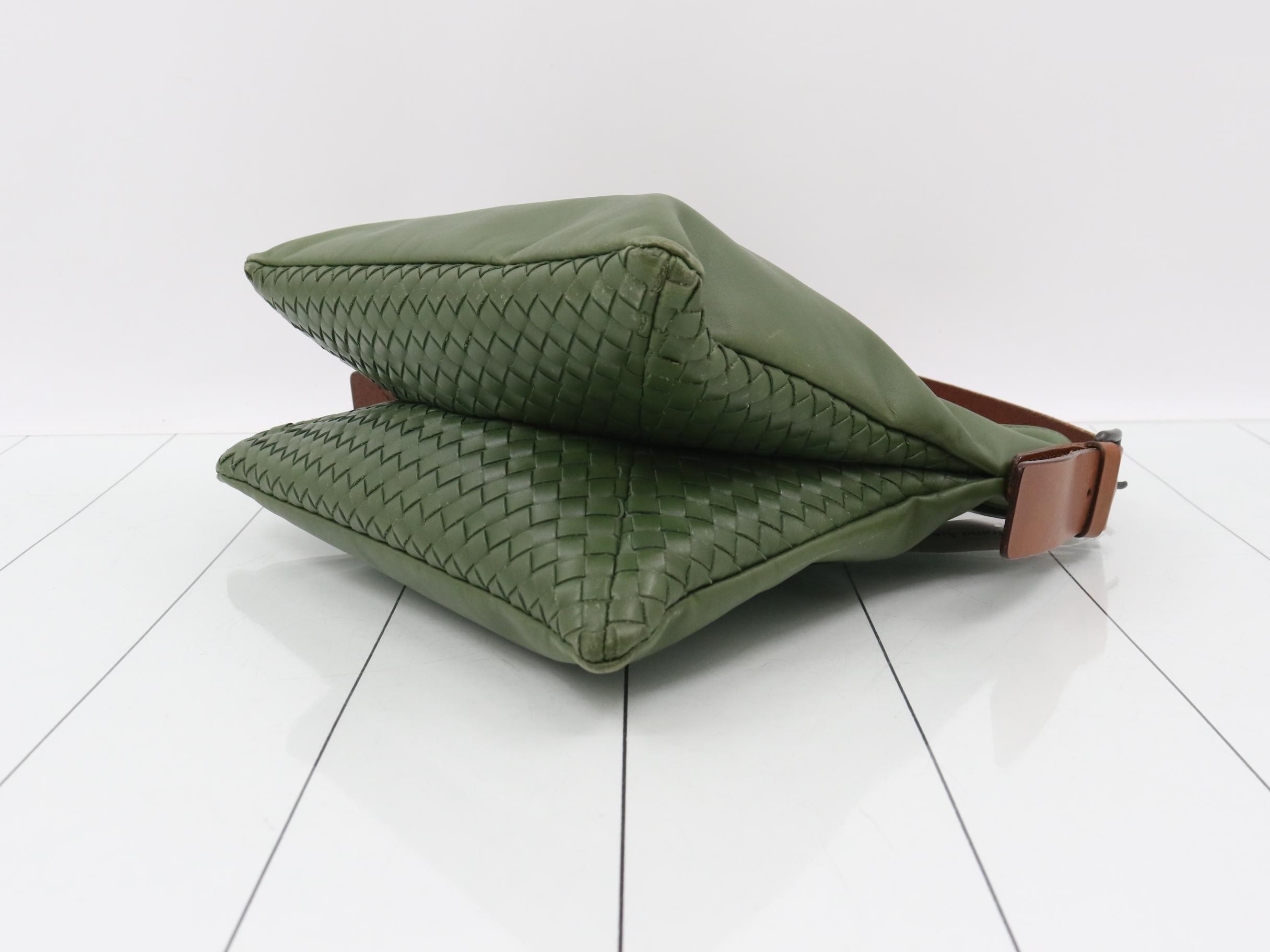 Intrecciato Shoulder Bag, Leather, Khaki — view 6