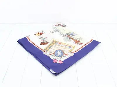 Carre 90 Navy Ivory