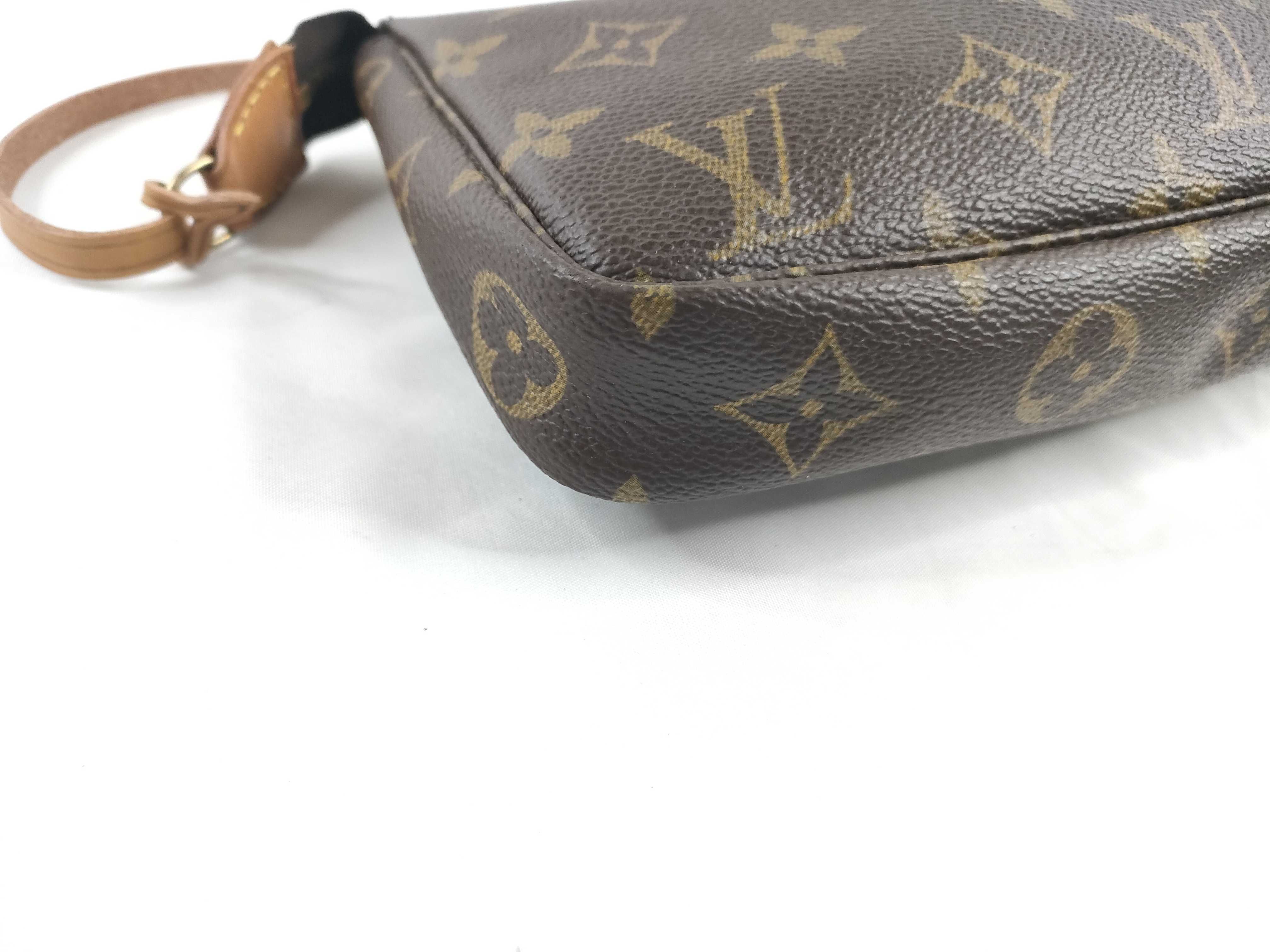 Monogram Accessoires AR1924 Handbag — view 3