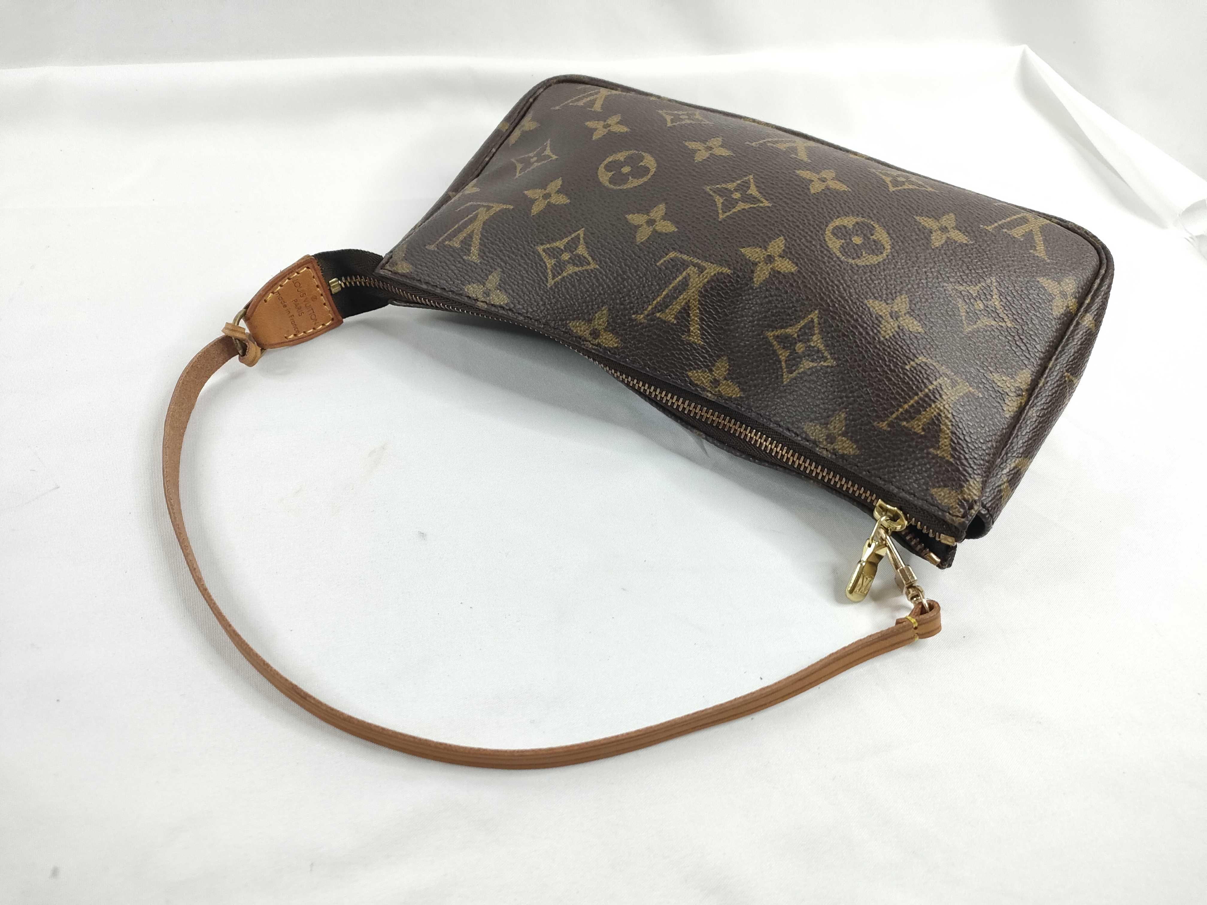 Monogram Accessoires AR1924 Handbag — view 6