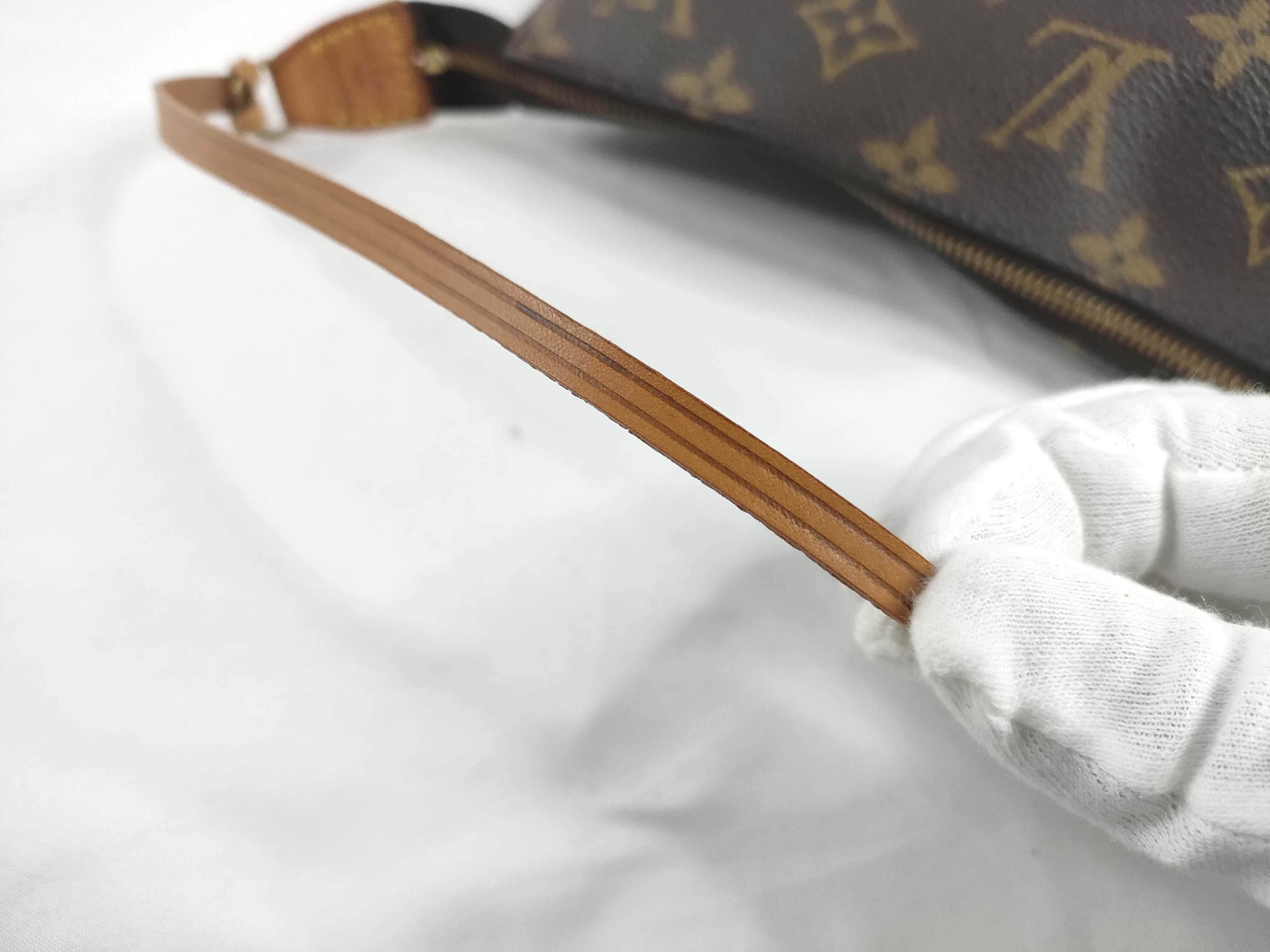 Monogram Accessoires AR1924 Handbag — view 7